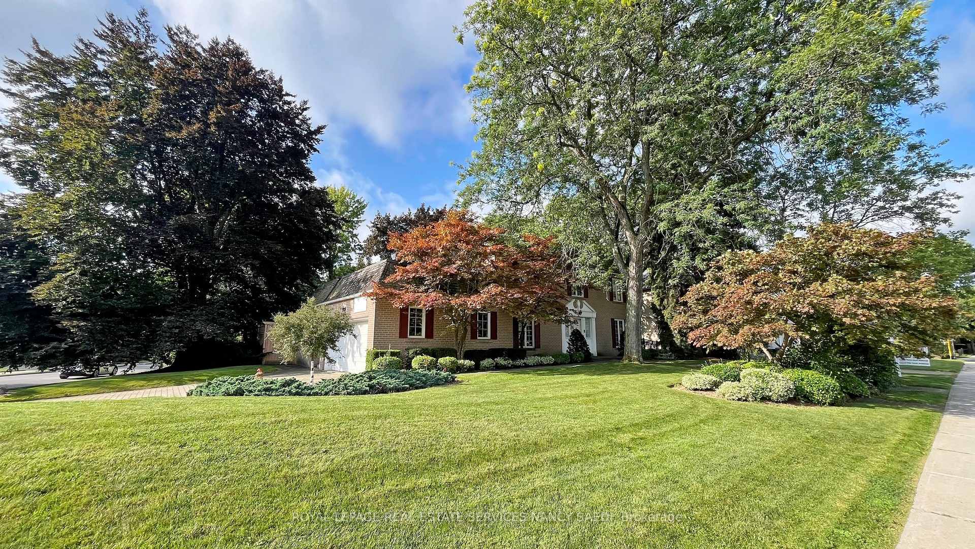 31 Saintfield Ave, Toronto, ON M3C2M7 | 4 Bedroom 3 Bathroom Detached House | Image 12