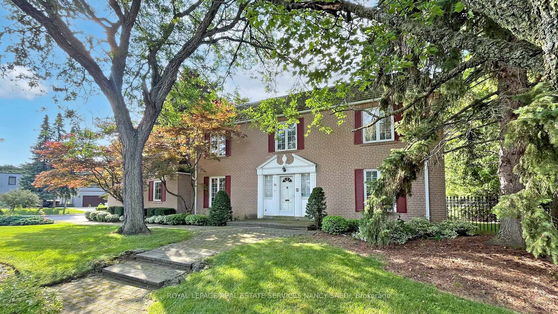 31 Saintfield Ave, Toronto, ON M3C2M7 | 4 Bedroom 3 Bathroom Detached House | Image 4