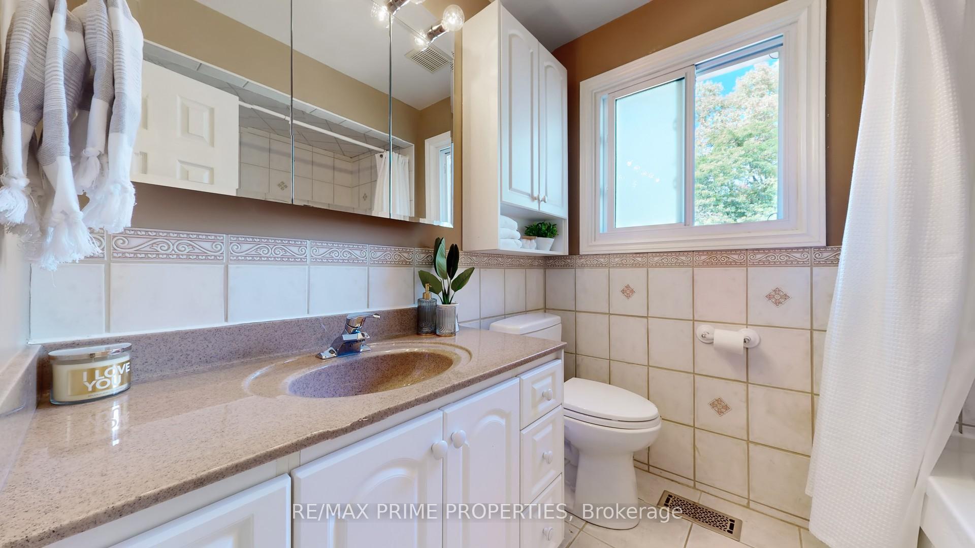 104 Kingslake Rd, Toronto, ON M2J3E8 | 3 Bedroom 3 Bathroom Detached House | Image 19