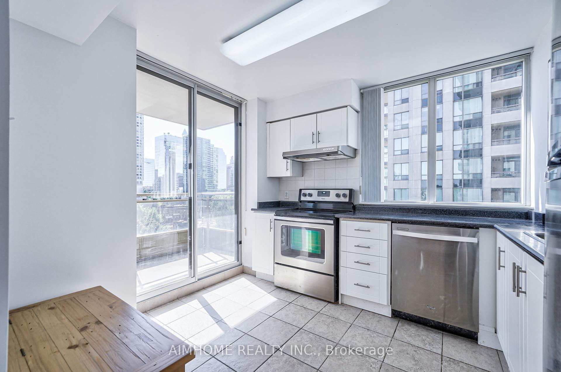 #710 - 256 Doris Ave, Toronto, ON M2N6X8 | 3 Bedroom 2 Bathroom Condo Apt | Image 10