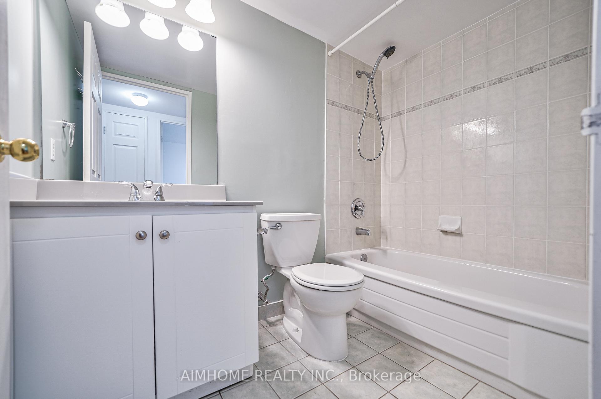 #710 - 256 Doris Ave, Toronto, ON M2N6X8 | 3 Bedroom 2 Bathroom Condo Apt | Image 12