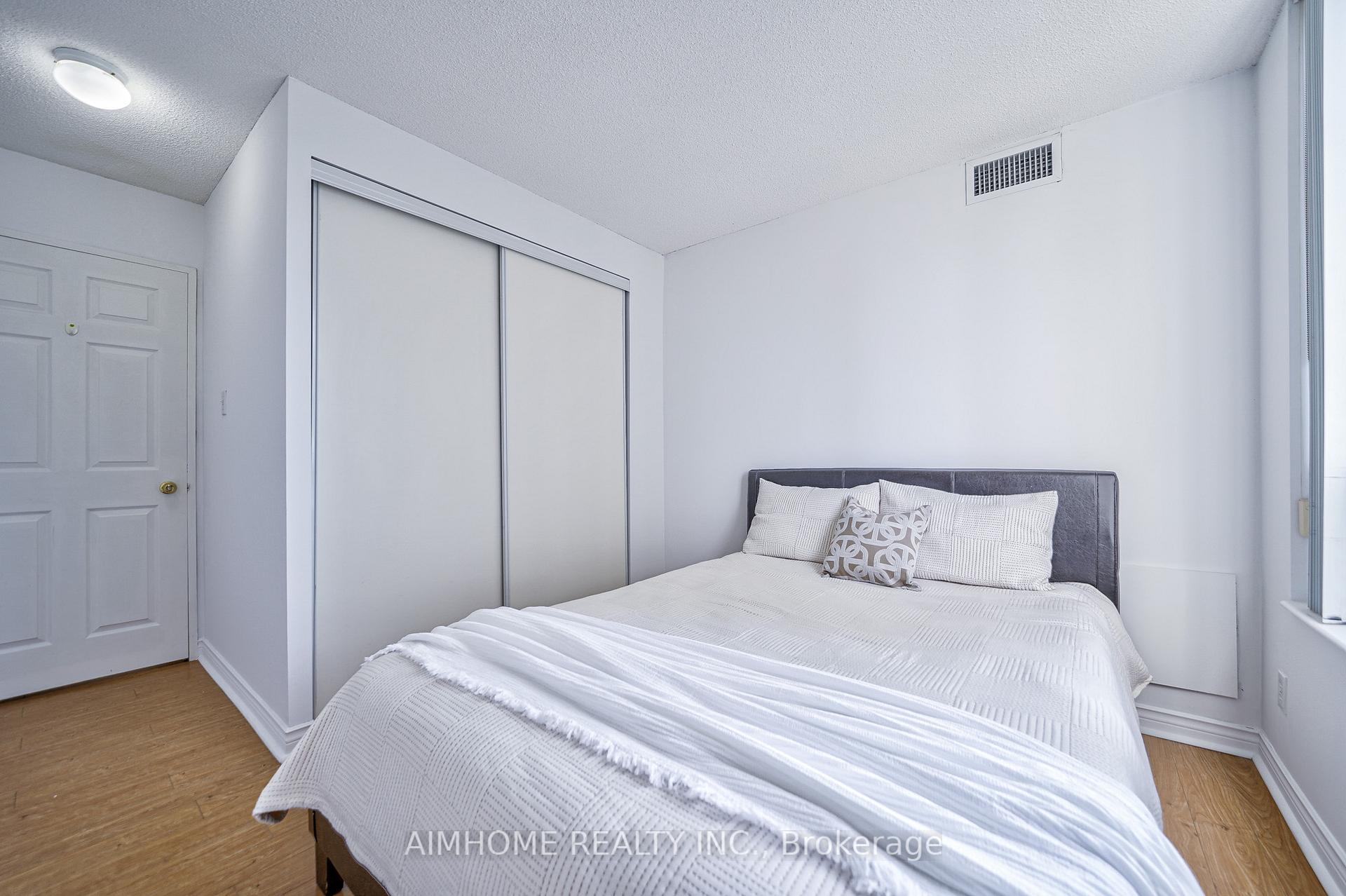 #710 - 256 Doris Ave, Toronto, ON M2N6X8 | 3 Bedroom 2 Bathroom Condo Apt | Image 16