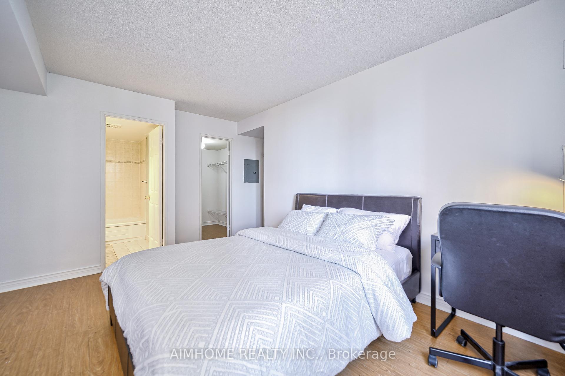 #710 - 256 Doris Ave, Toronto, ON M2N6X8 | 3 Bedroom 2 Bathroom Condo Apt | Image 18