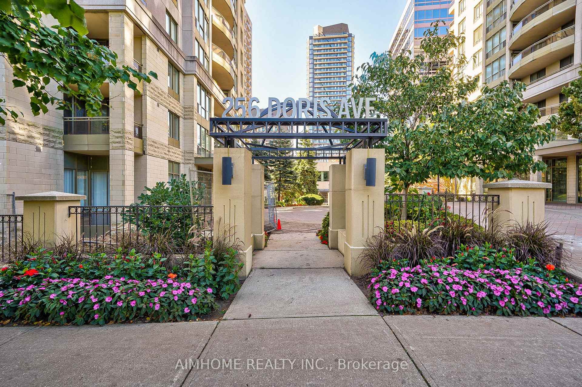 #710 - 256 Doris Ave, Toronto, ON M2N6X8 | 3 Bedroom 2 Bathroom Condo Apt | Image 2