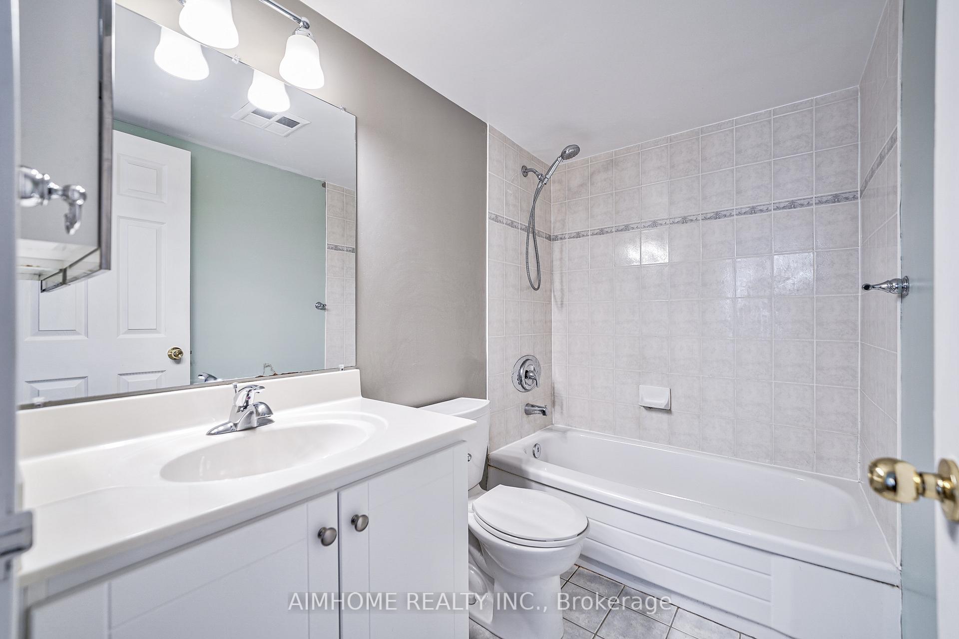 #710 - 256 Doris Ave, Toronto, ON M2N6X8 | 3 Bedroom 2 Bathroom Condo Apt | Image 21