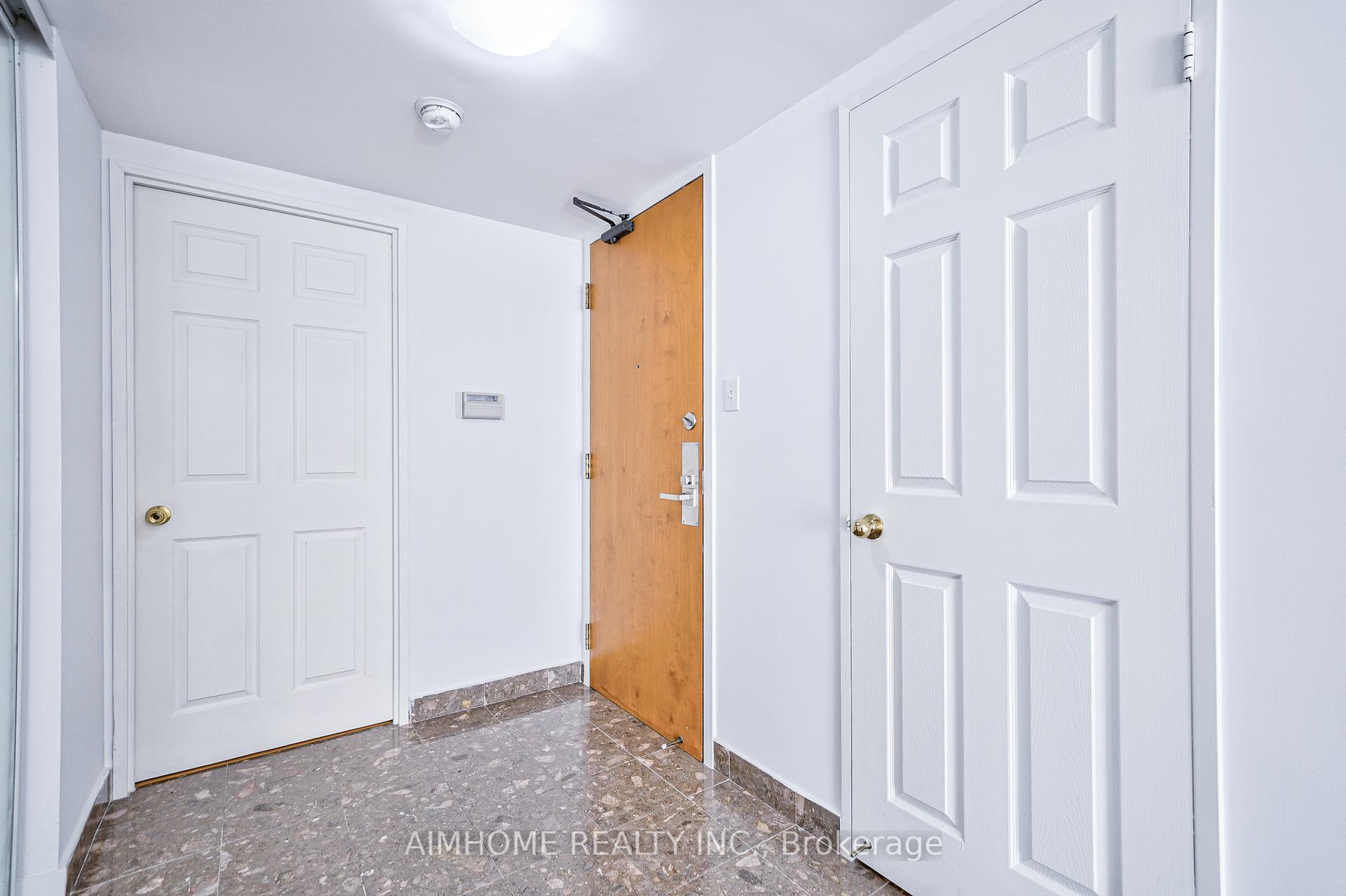 #710 - 256 Doris Ave, Toronto, ON M2N6X8 | 3 Bedroom 2 Bathroom Condo Apt | Image 6