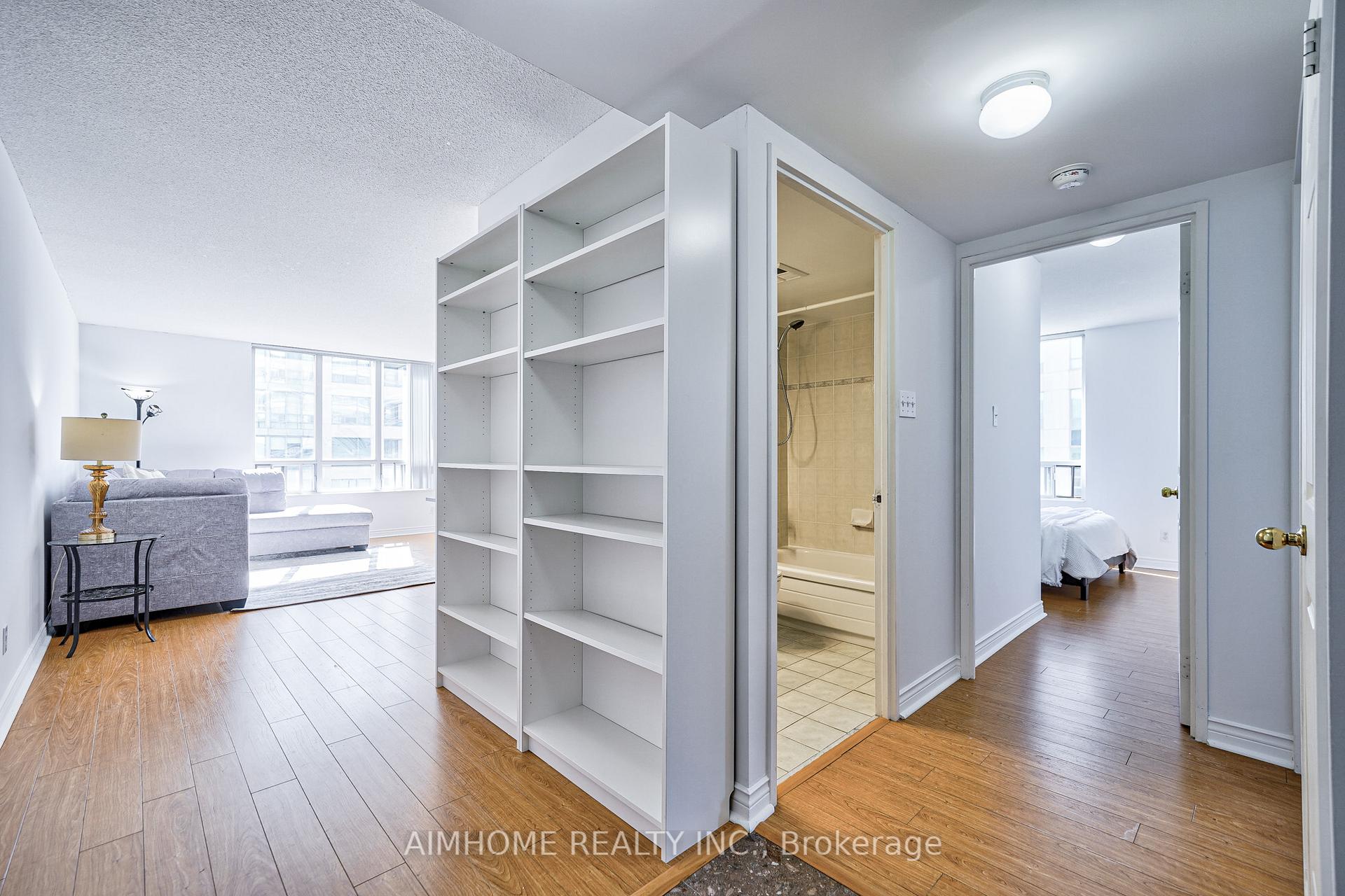 #710 - 256 Doris Ave, Toronto, ON M2N6X8 | 3 Bedroom 2 Bathroom Condo Apt | Image 7