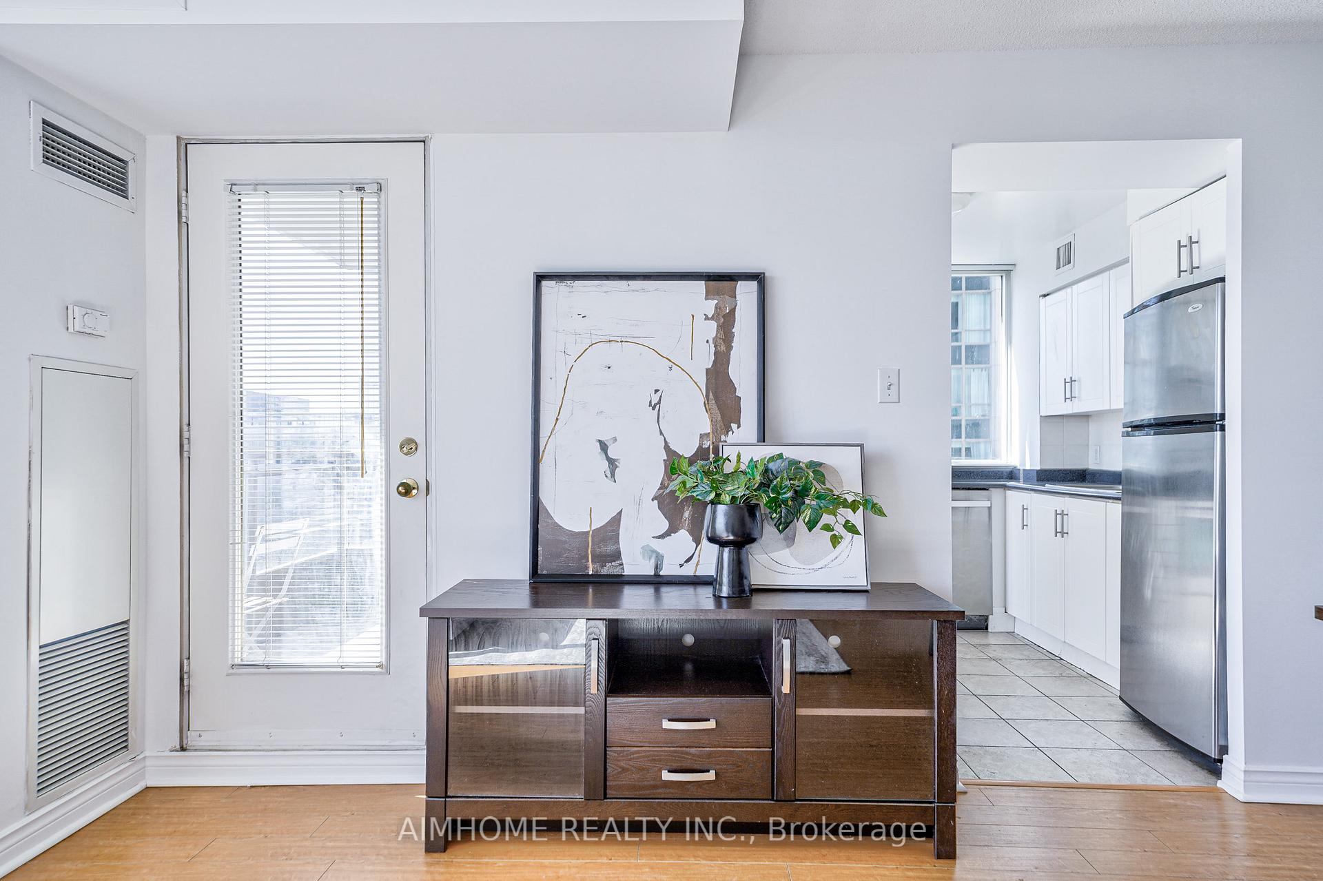 #710 - 256 Doris Ave, Toronto, ON M2N6X8 | 3 Bedroom 2 Bathroom Condo Apt | Image 9
