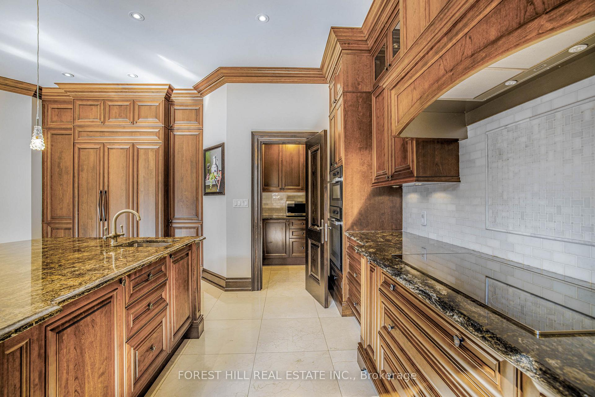 38 Greengate Rd, Toronto, ON M3B1E8 | 4 Bedroom 9 Bathroom Detached House | Image 12