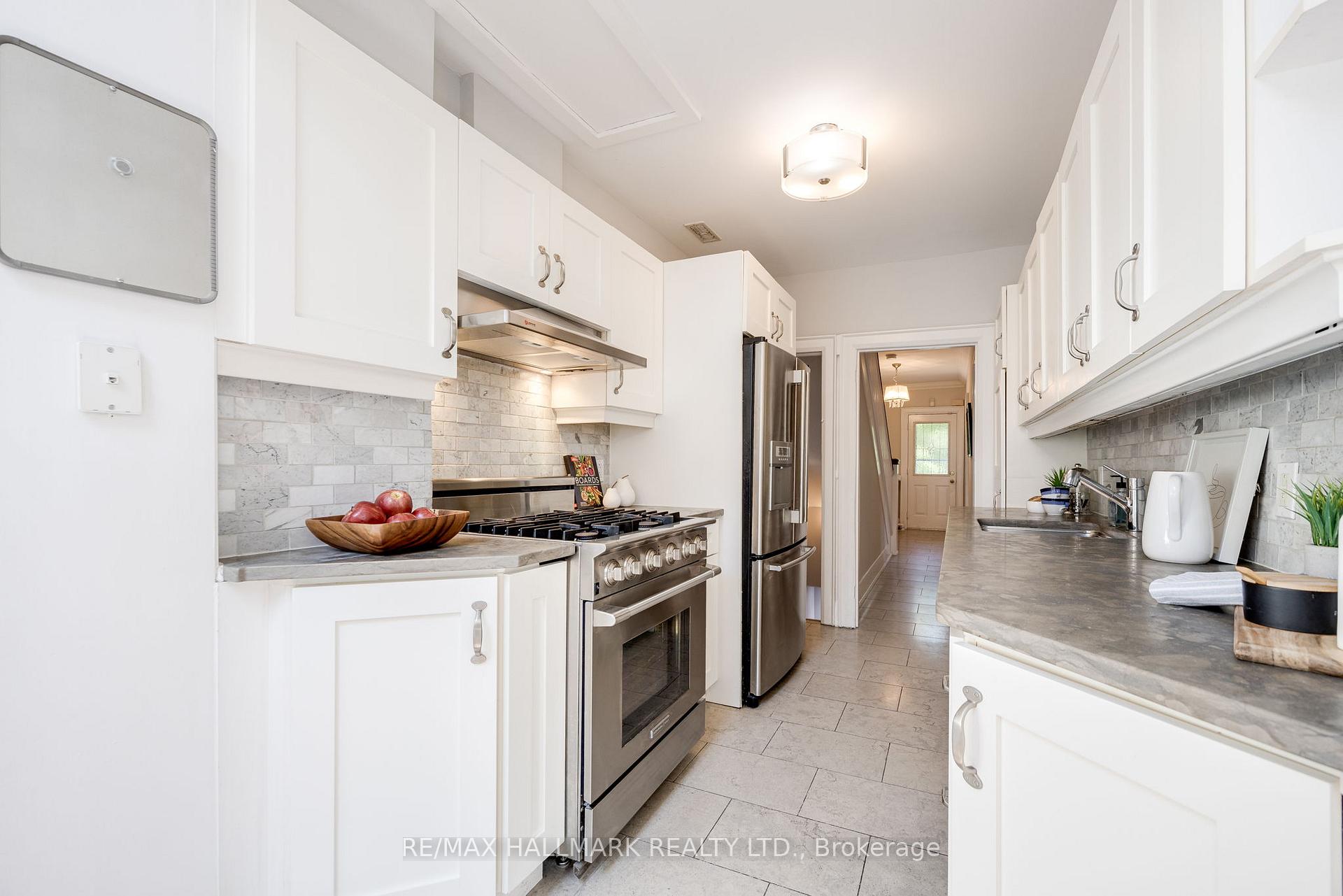 18 Jedburgh Rd, Toronto, ON M5M3J6 | 3 Bedroom 2 Bathroom Semi-Detached House | Image 12