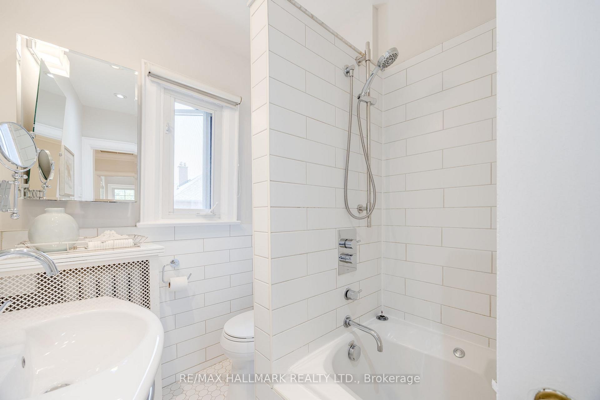 18 Jedburgh Rd, Toronto, ON M5M3J6 | 3 Bedroom 2 Bathroom Semi-Detached House | Image 23