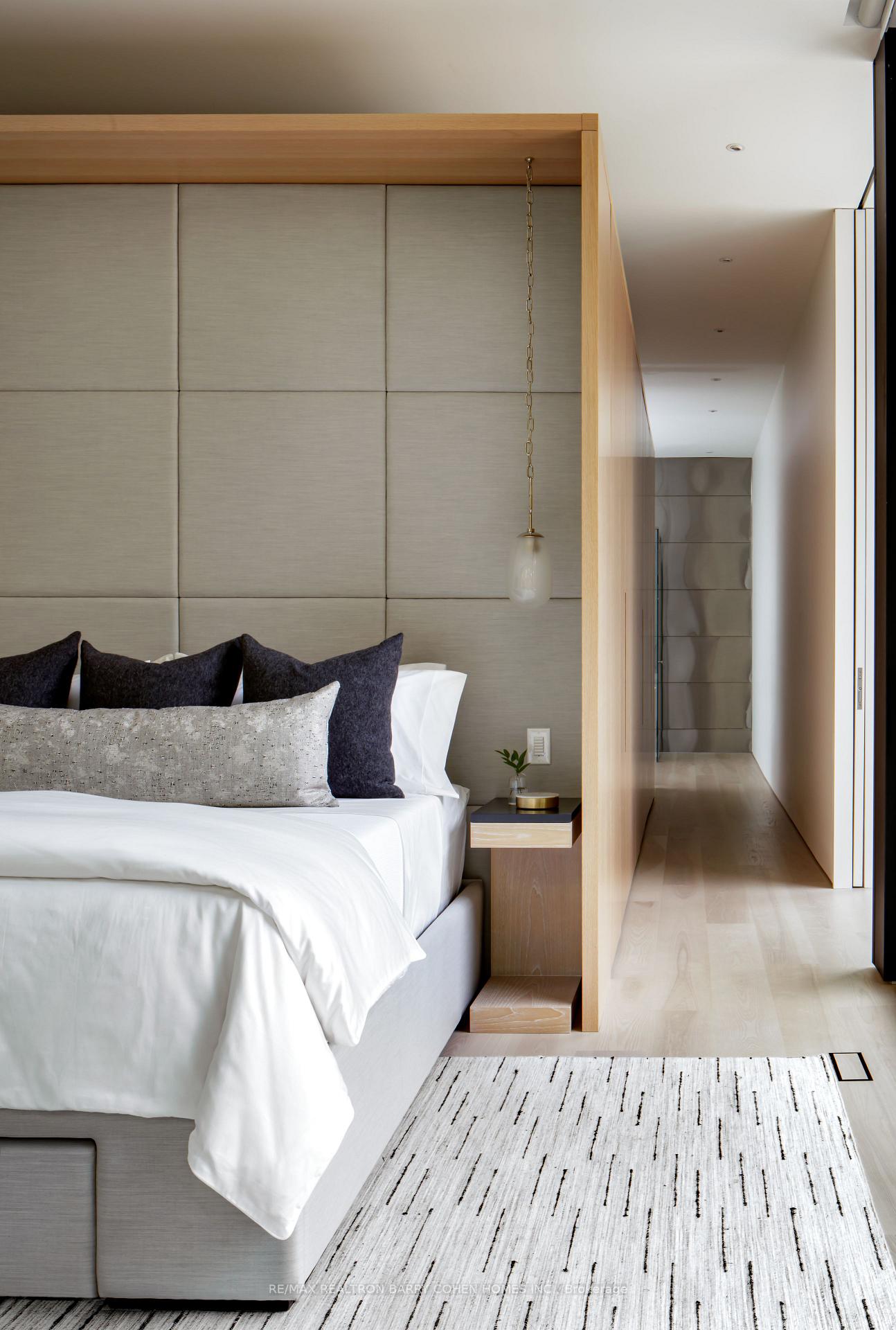 7 Waxwing Pl, Toronto, ON M3C1N5 | 4 Bedroom 8 Bathroom Detached House | Image 12