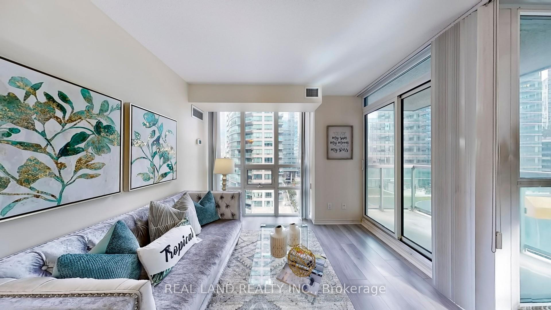 #1006 - 19 Grand Trunk Cres, Toronto, ON M5J3A3 | 2 Bedroom 2 Bathroom Condo Apt | Image 8