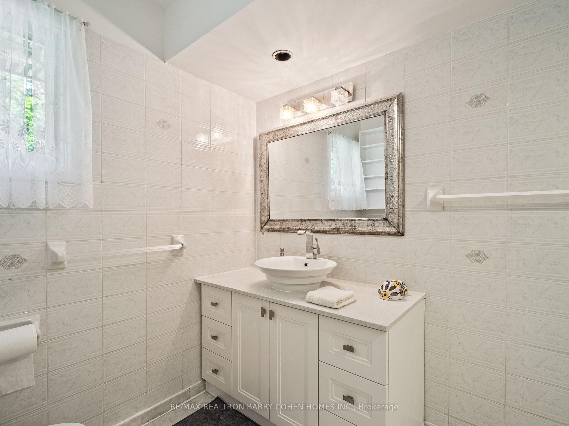 120 Laurentide Dr, Toronto, ON M3A3E5 | 3 Bedroom 3 Bathroom Detached House | Image 11