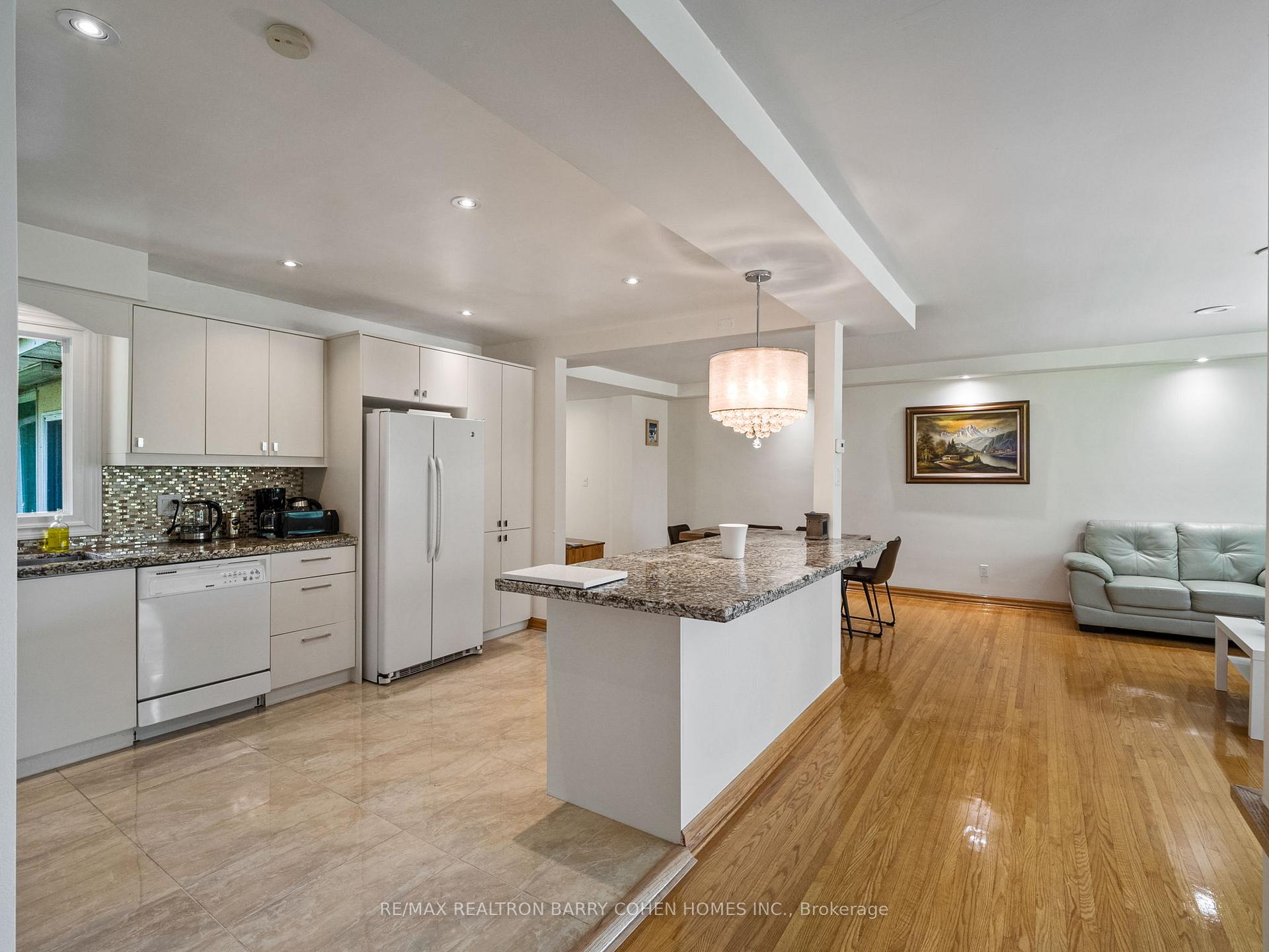 120 Laurentide Dr, Toronto, ON M3A3E5 | 3 Bedroom 3 Bathroom Detached House | Image 2