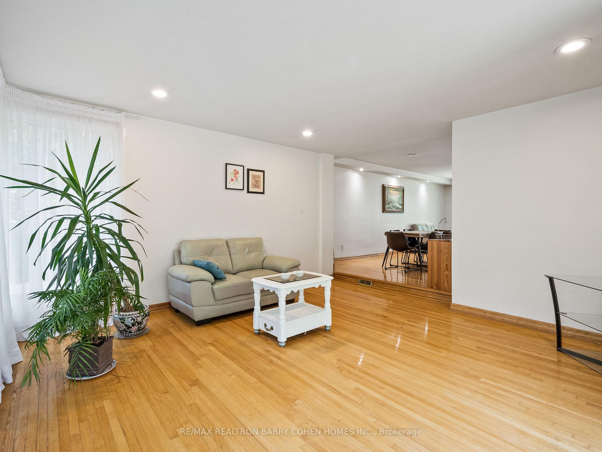 120 Laurentide Dr, Toronto, ON M3A3E5 | 3 Bedroom 3 Bathroom Detached House | Image 8