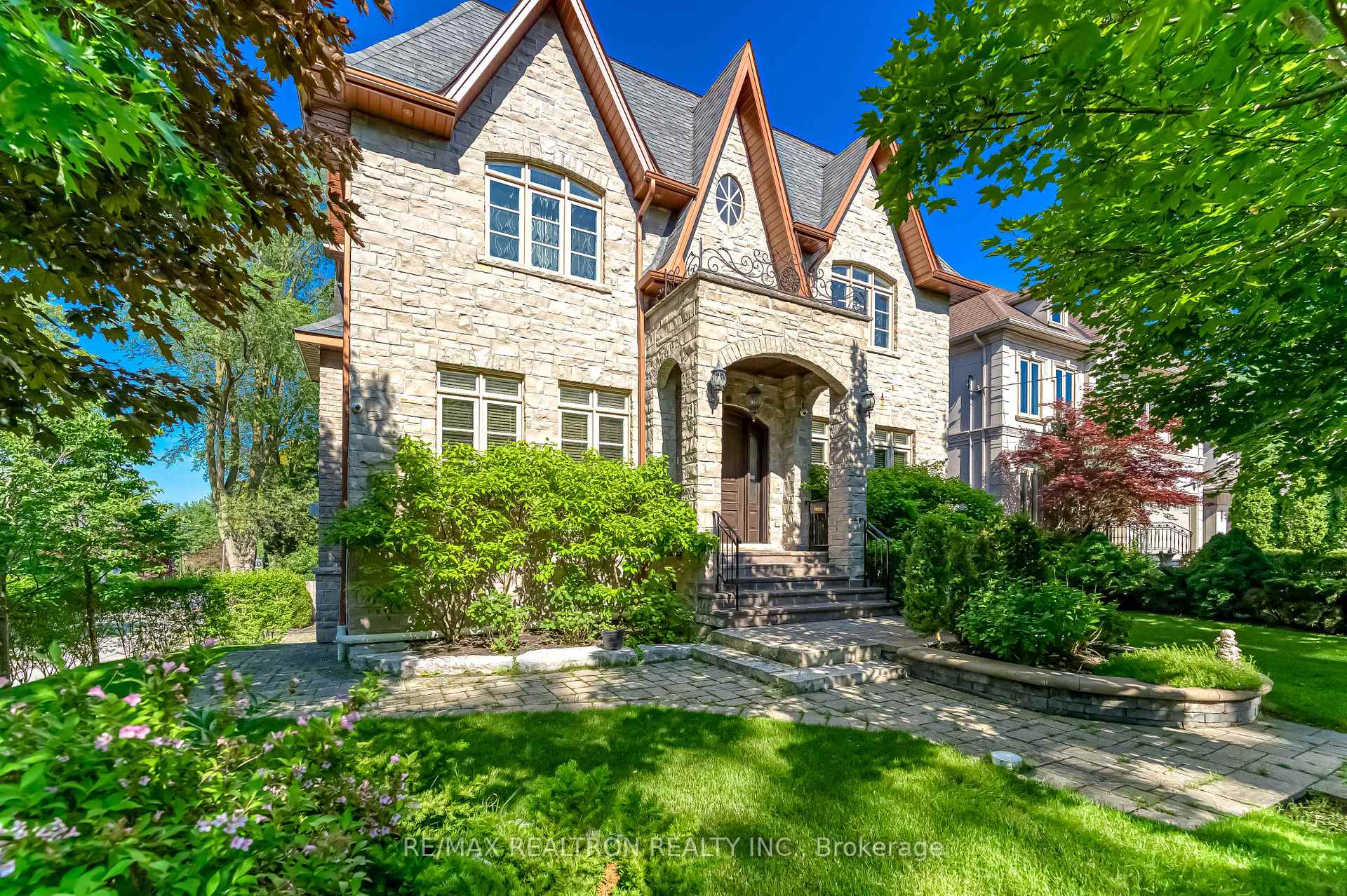 139 Beechwood Ave, Toronto, ON M2L1J9 | 4 Bedroom 6 Bathroom Detached House | Image 1