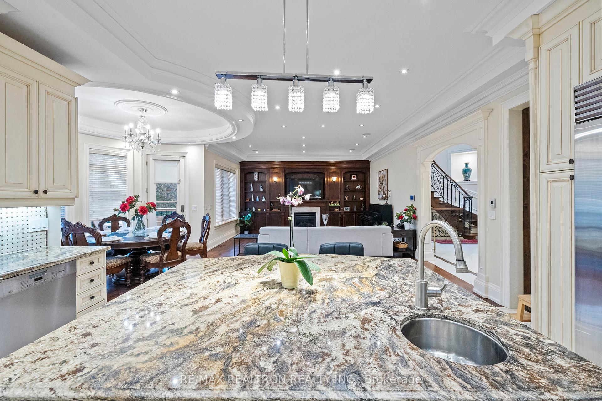 139 Beechwood Ave, Toronto, ON M2L1J9 | 4 Bedroom 6 Bathroom Detached House | Image 17