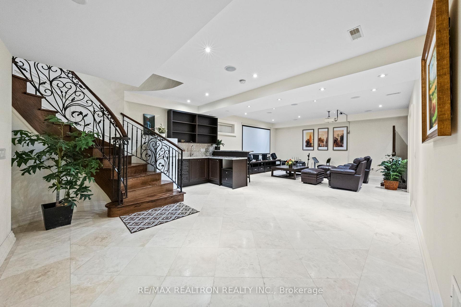 139 Beechwood Ave, Toronto, ON M2L1J9 | 4 Bedroom 6 Bathroom Detached House | Image 32