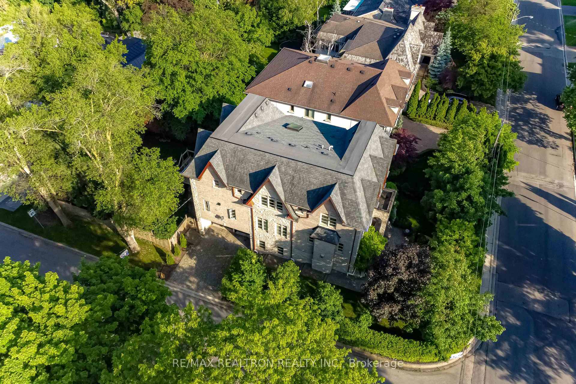 139 Beechwood Ave, Toronto, ON M2L1J9 | 4 Bedroom 6 Bathroom Detached House | Image 39