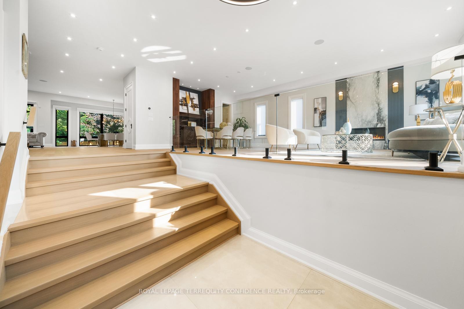 422 Hounslow Ave, Toronto, ON M2R1H6 | 4 Bedroom 7 Bathroom Detached House | Image 2