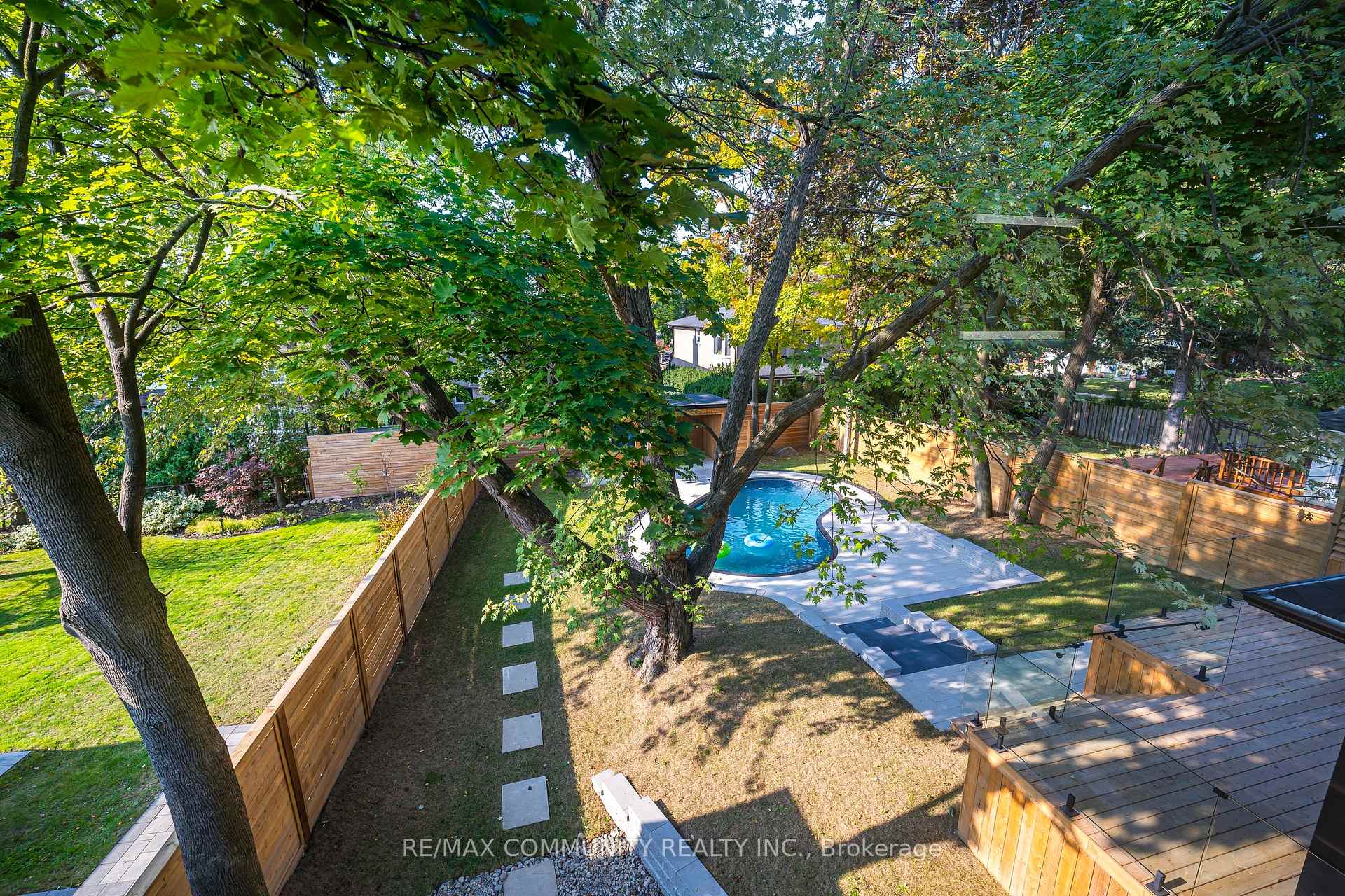 30 Kellythorne Dr, Toronto, ON M3A2L4 | 3 Bedroom 4 Bathroom Detached House | Image 32