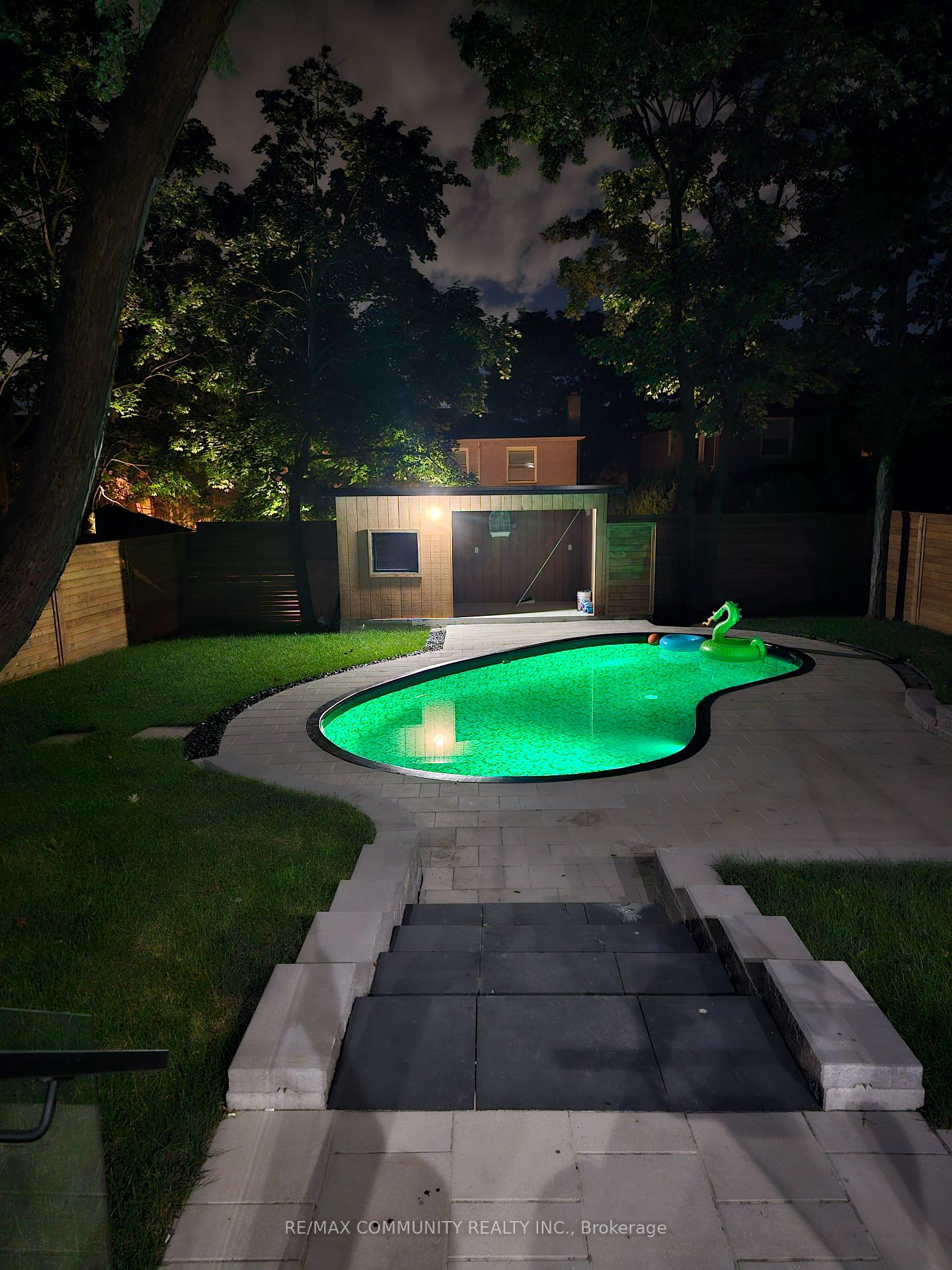 30 Kellythorne Dr, Toronto, ON M3A2L4 | 3 Bedroom 4 Bathroom Detached House | Image 38