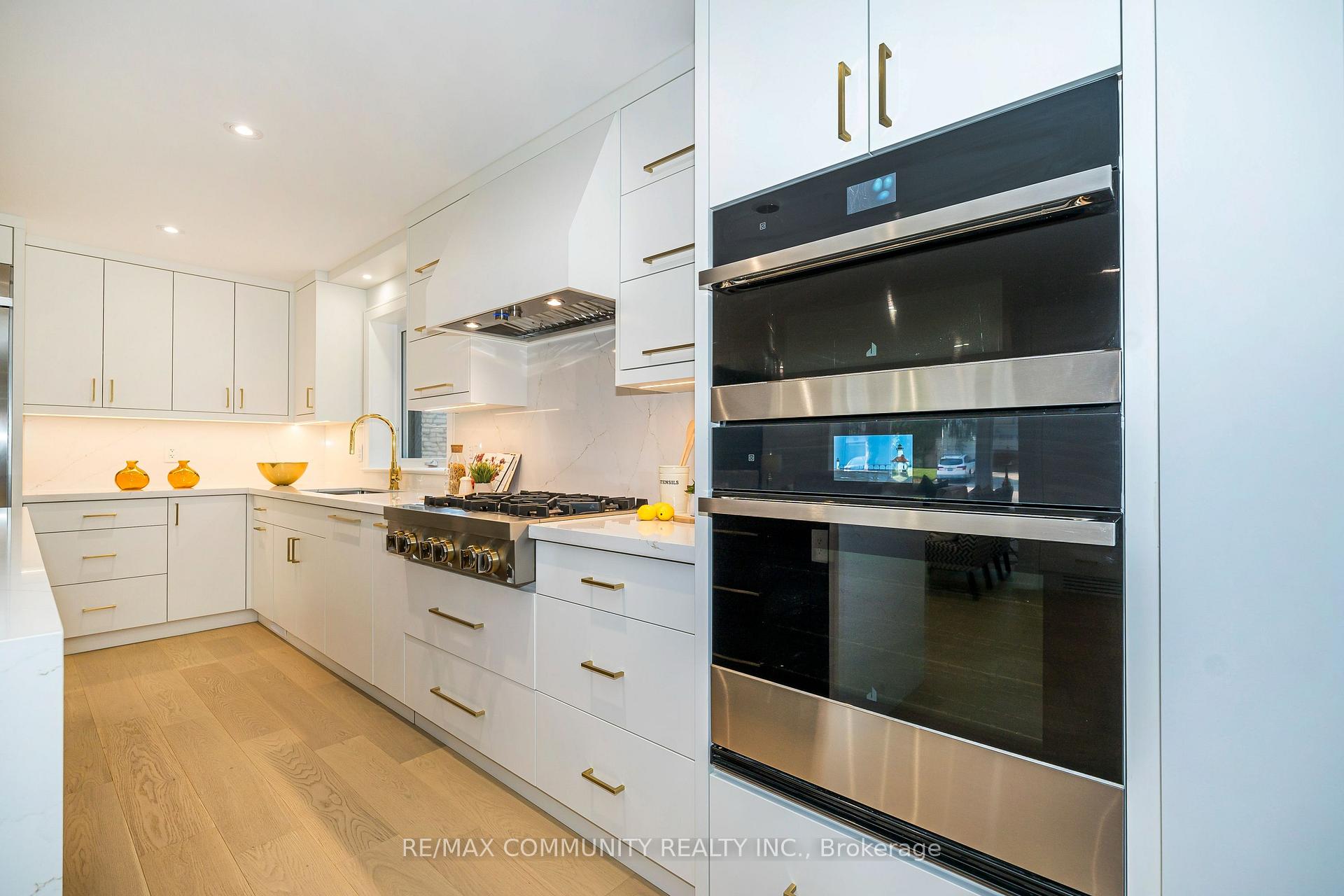 30 Kellythorne Dr, Toronto, ON M3A2L4 | 3 Bedroom 4 Bathroom Detached House | Image 8