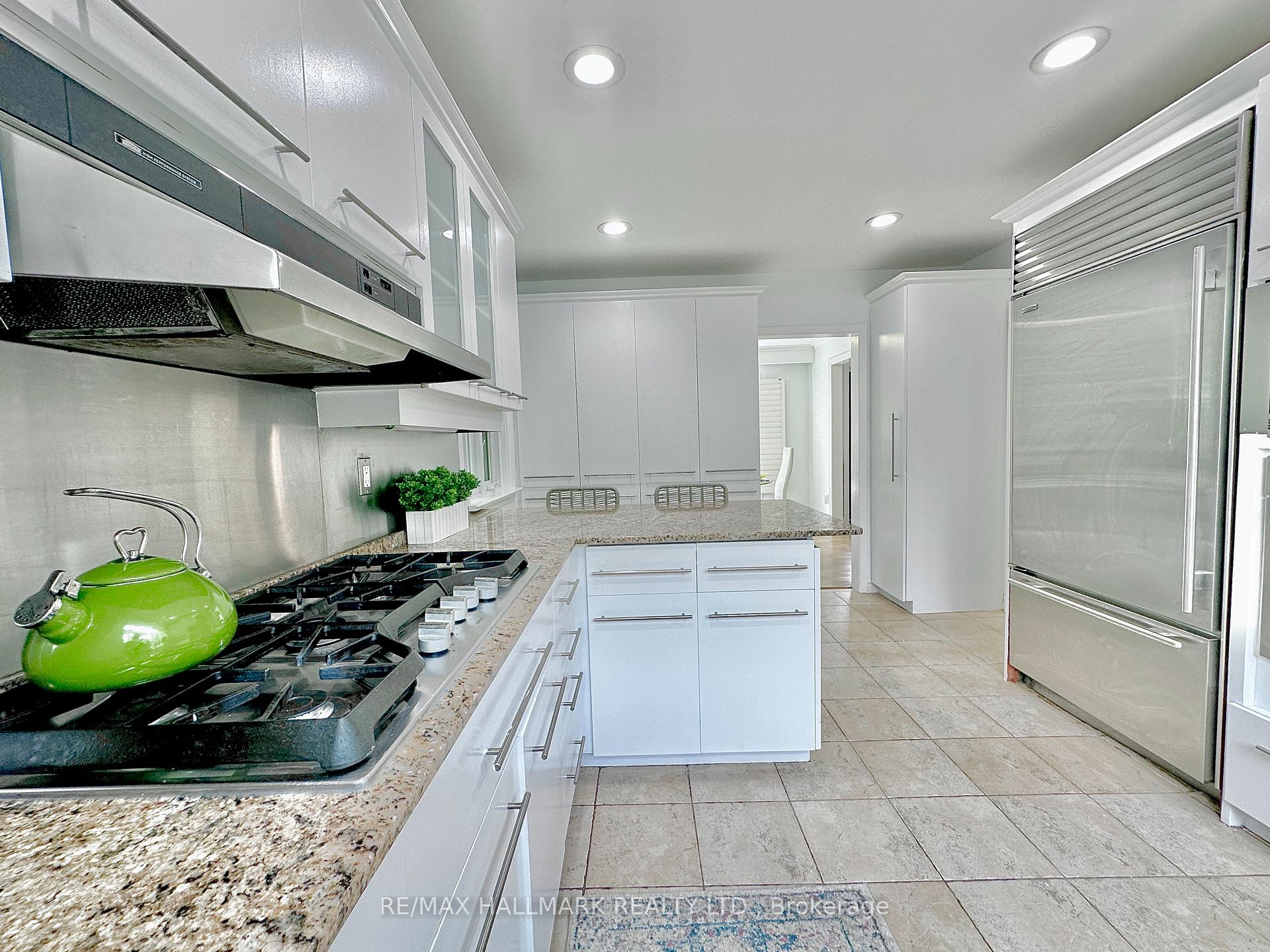 16 Gaspe Rd, Toronto, ON M2K2E8 | 4 Bedroom 5 Bathroom Detached House | Image 11