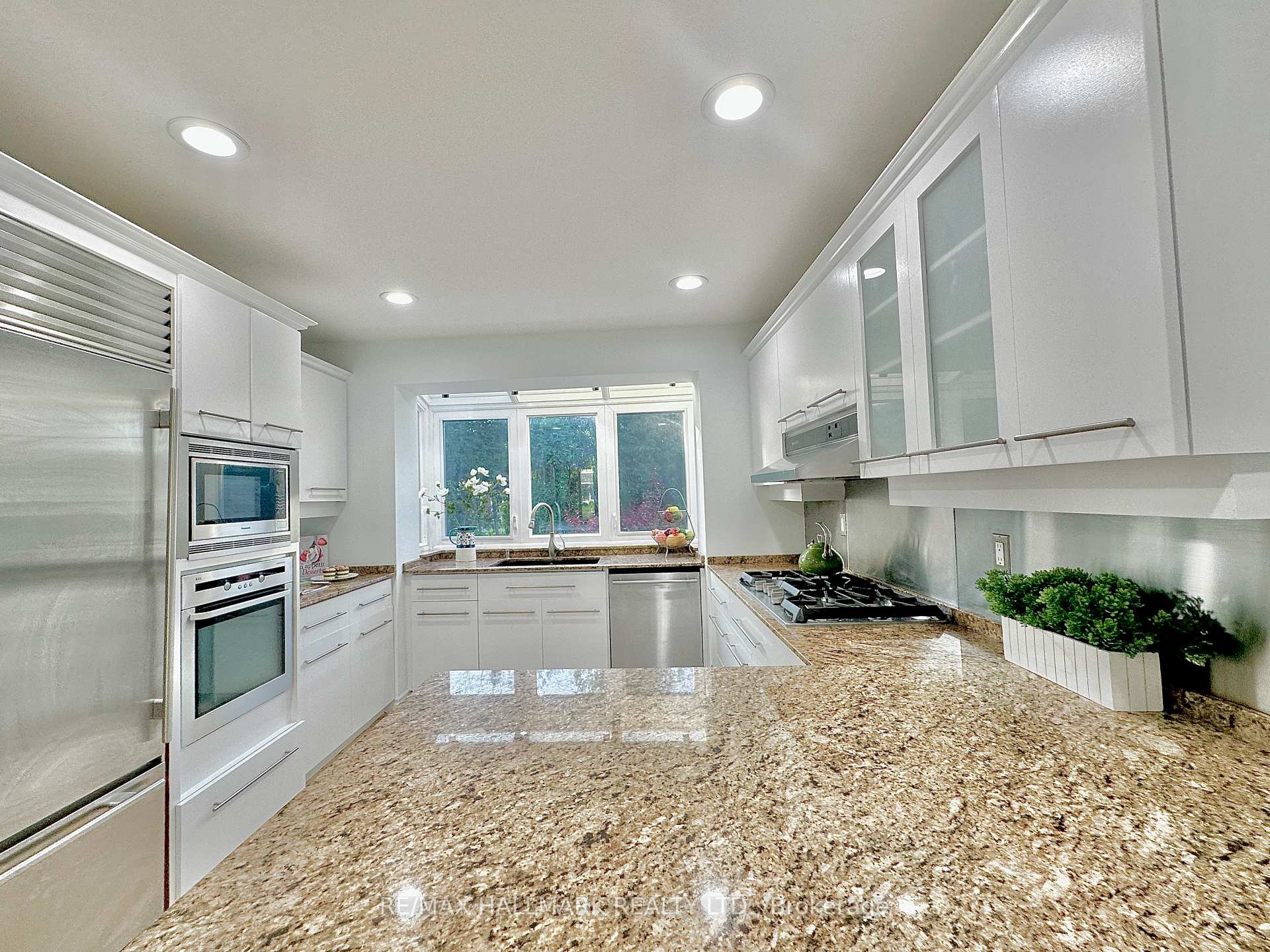 16 Gaspe Rd, Toronto, ON M2K2E8 | 4 Bedroom 5 Bathroom Detached House | Image 12