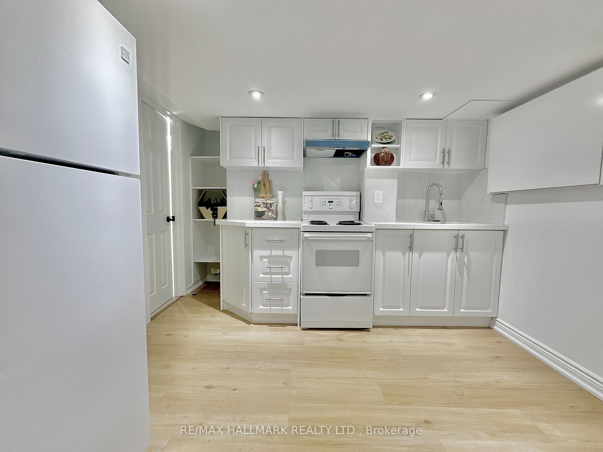 16 Gaspe Rd, Toronto, ON M2K2E8 | 4 Bedroom 5 Bathroom Detached House | Image 34