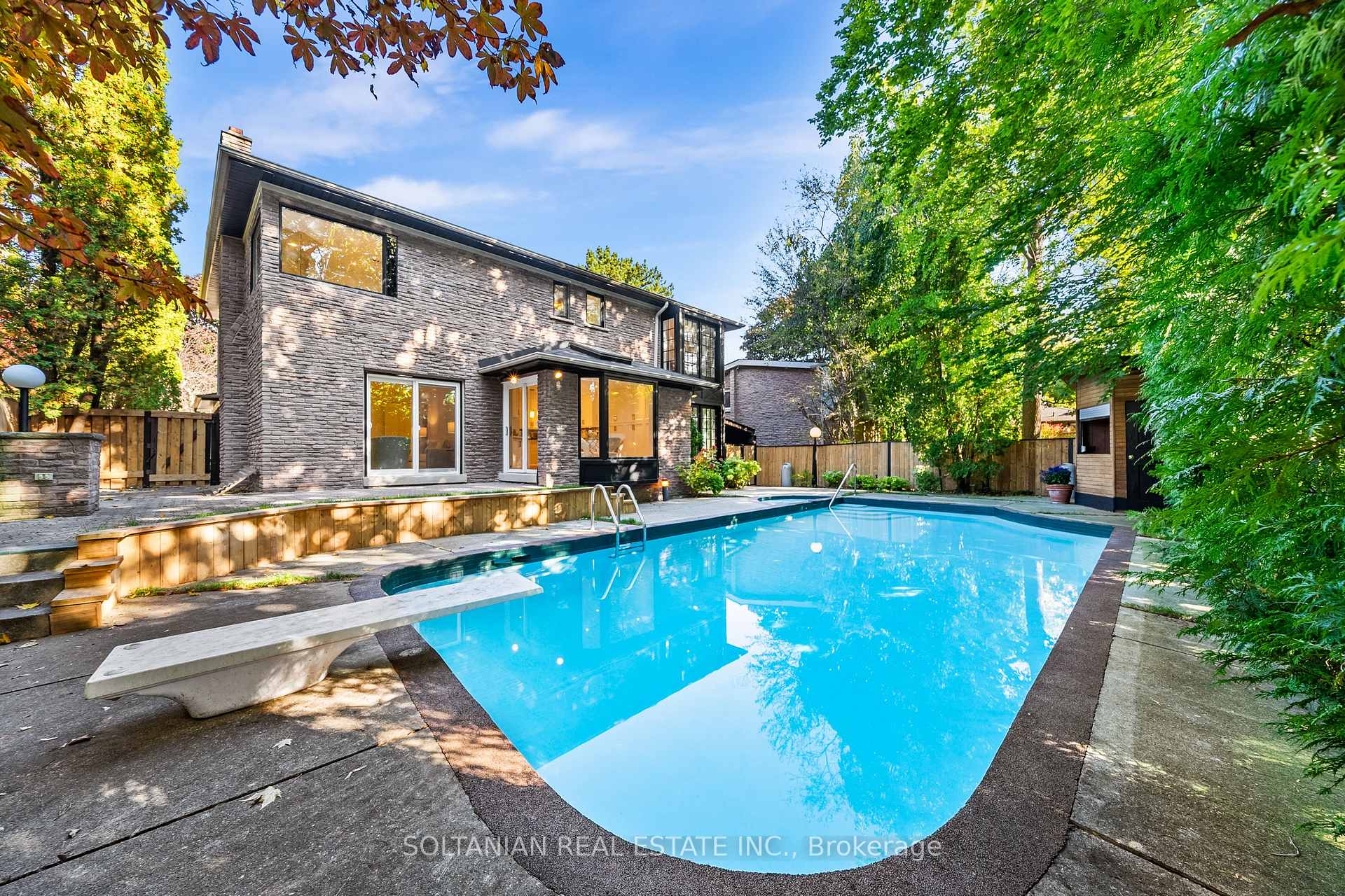 31 Cheval Dr, Toronto, ON M3B1R5 | 4 Bedroom 5 Bathroom Detached House | Image 38