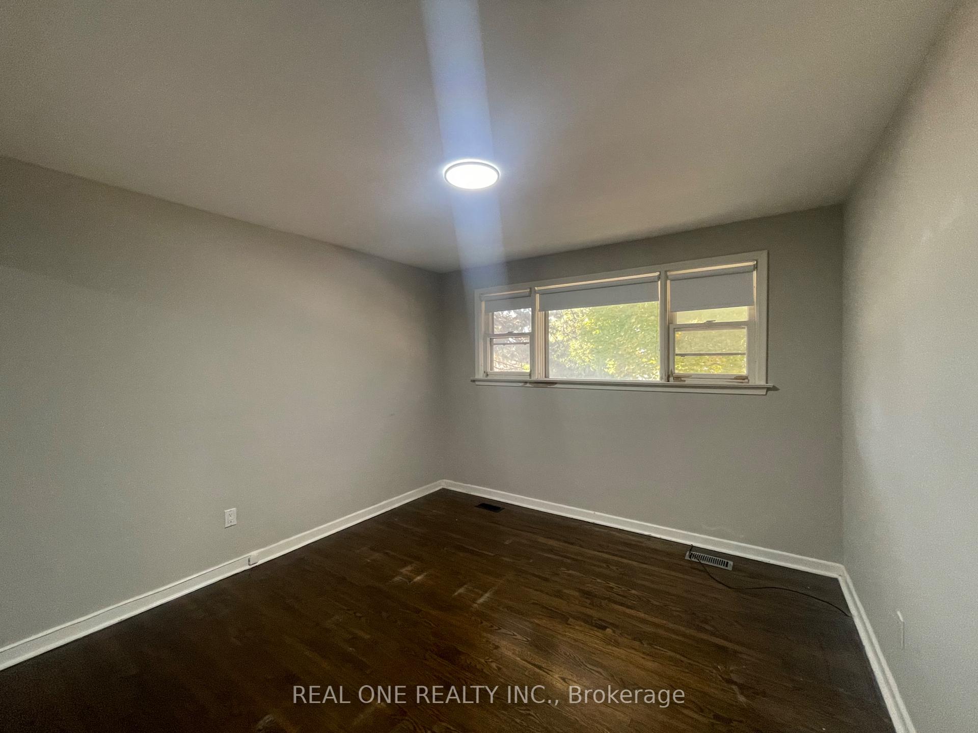 39 Muircrest Dr, Toronto, ON M3A1K7 | 3 Bedroom 2 Bathroom Detached House | Image 15