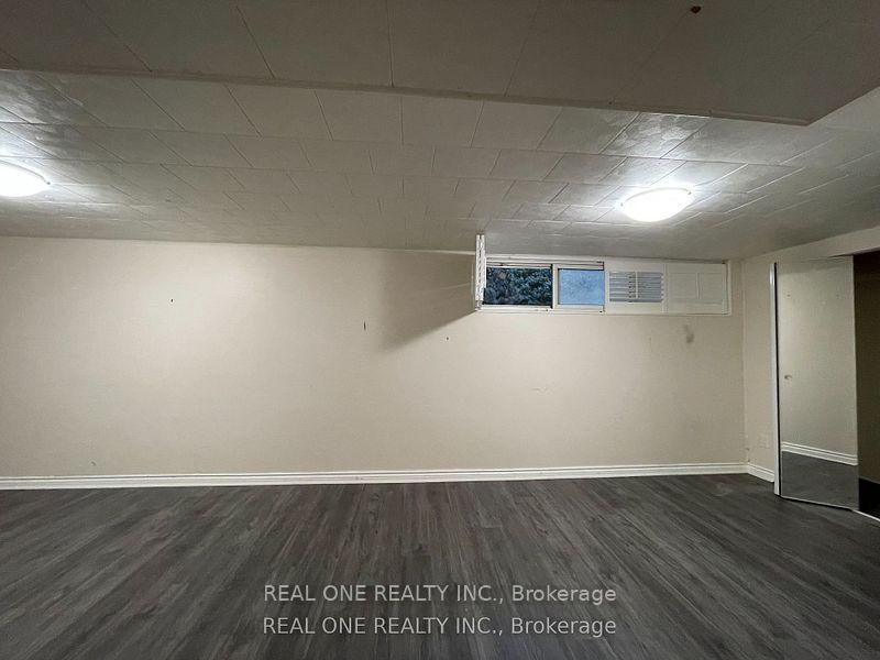 39 Muircrest Dr, Toronto, ON M3A1K7 | 3 Bedroom 2 Bathroom Detached House | Image 17