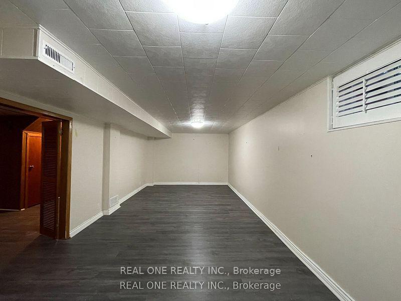 39 Muircrest Dr, Toronto, ON M3A1K7 | 3 Bedroom 2 Bathroom Detached House | Image 19