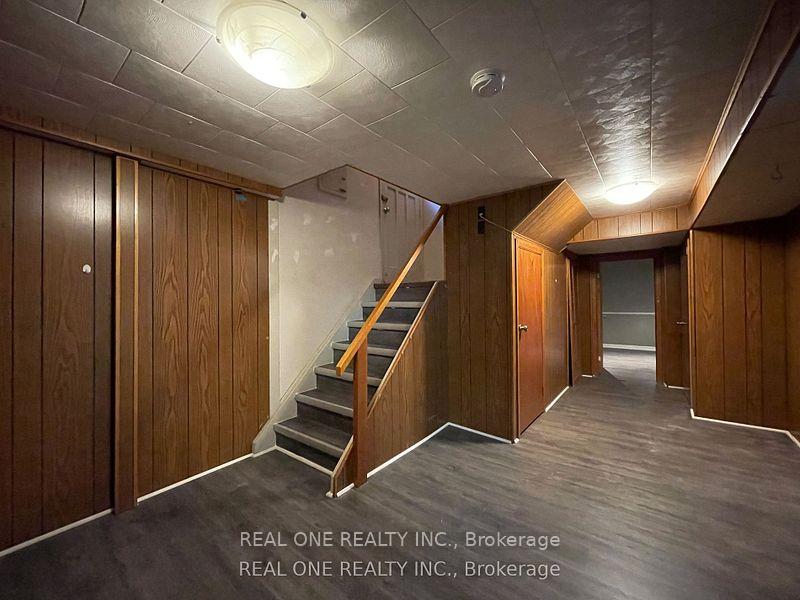 39 Muircrest Dr, Toronto, ON M3A1K7 | 3 Bedroom 2 Bathroom Detached House | Image 20