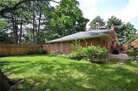 39 Muircrest Dr, Toronto, ON M3A1K7 | 3 Bedroom 2 Bathroom Detached House | Image 21