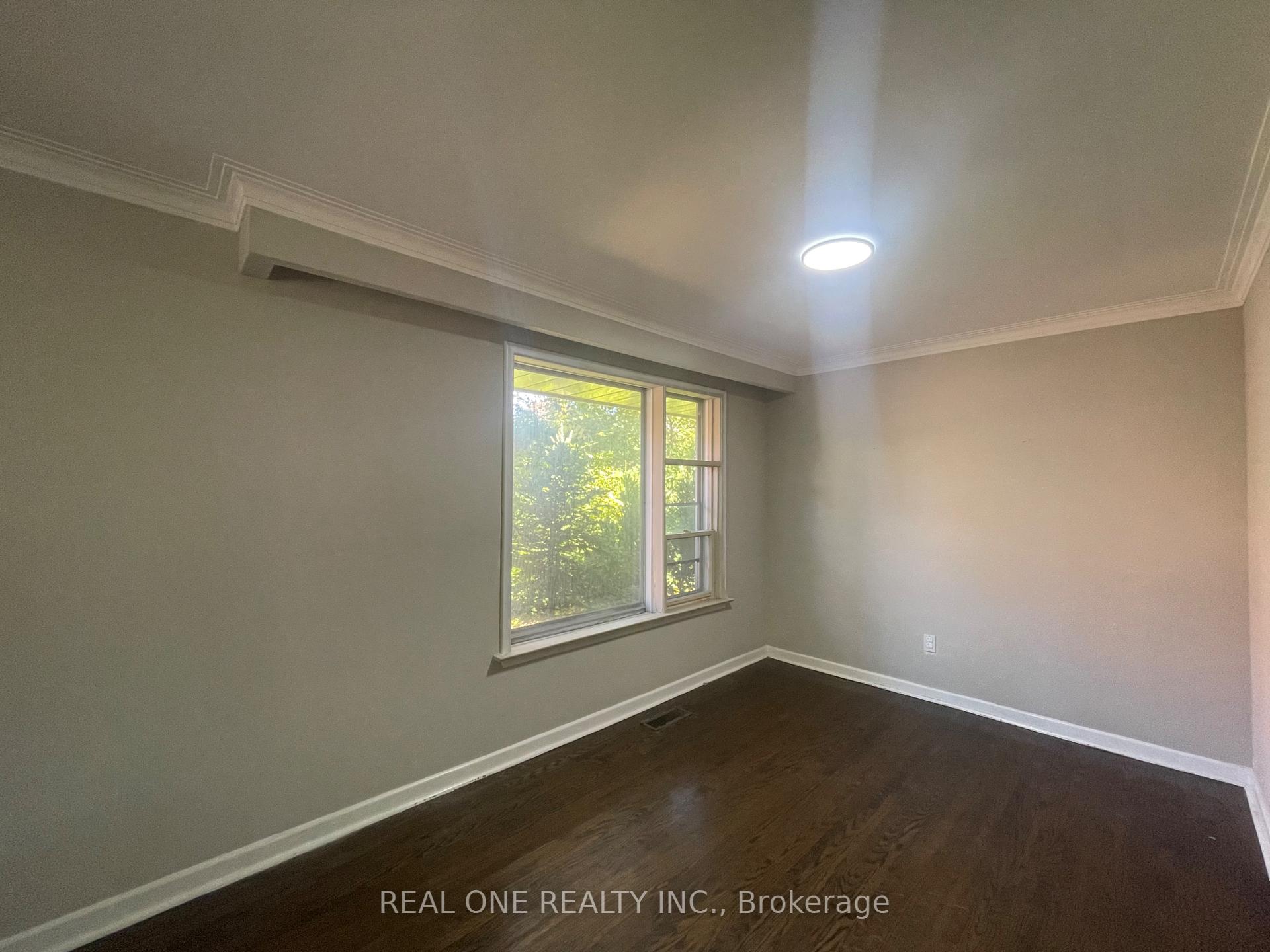 39 Muircrest Dr, Toronto, ON M3A1K7 | 3 Bedroom 2 Bathroom Detached House | Image 7