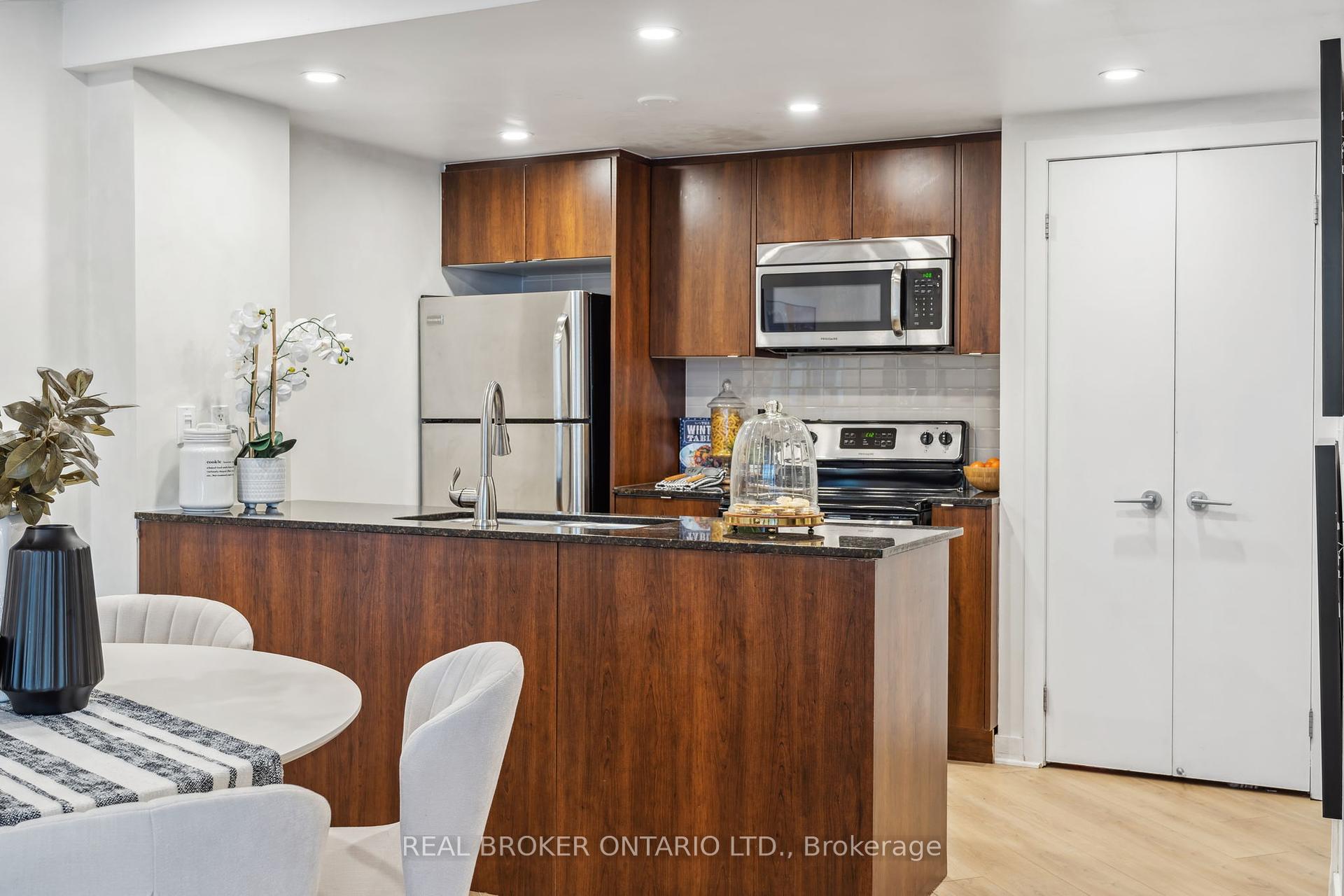 #104 - 55 East Liberty St, Toronto, ON M6K3P9 | 2 Bedroom 2 Bathroom Condo Townhouse | Image 11