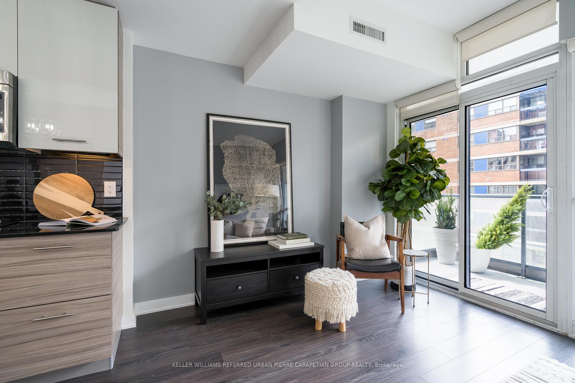 #604 - 210 Simcoe St, Toronto, ON M5T0A9 | 2 Bedroom 1 Bathroom Condo Apt | Image 9