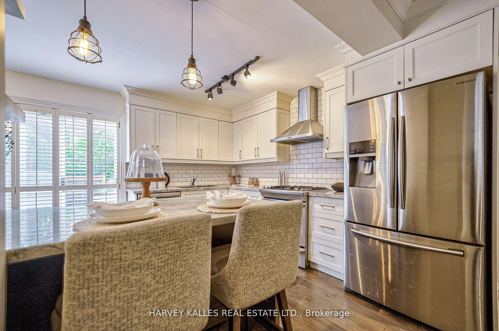 106 Gloucester Grve, Toronto, ON M6C2A8 | 4 Bedroom 4 Bathroom Detached House | Image 11