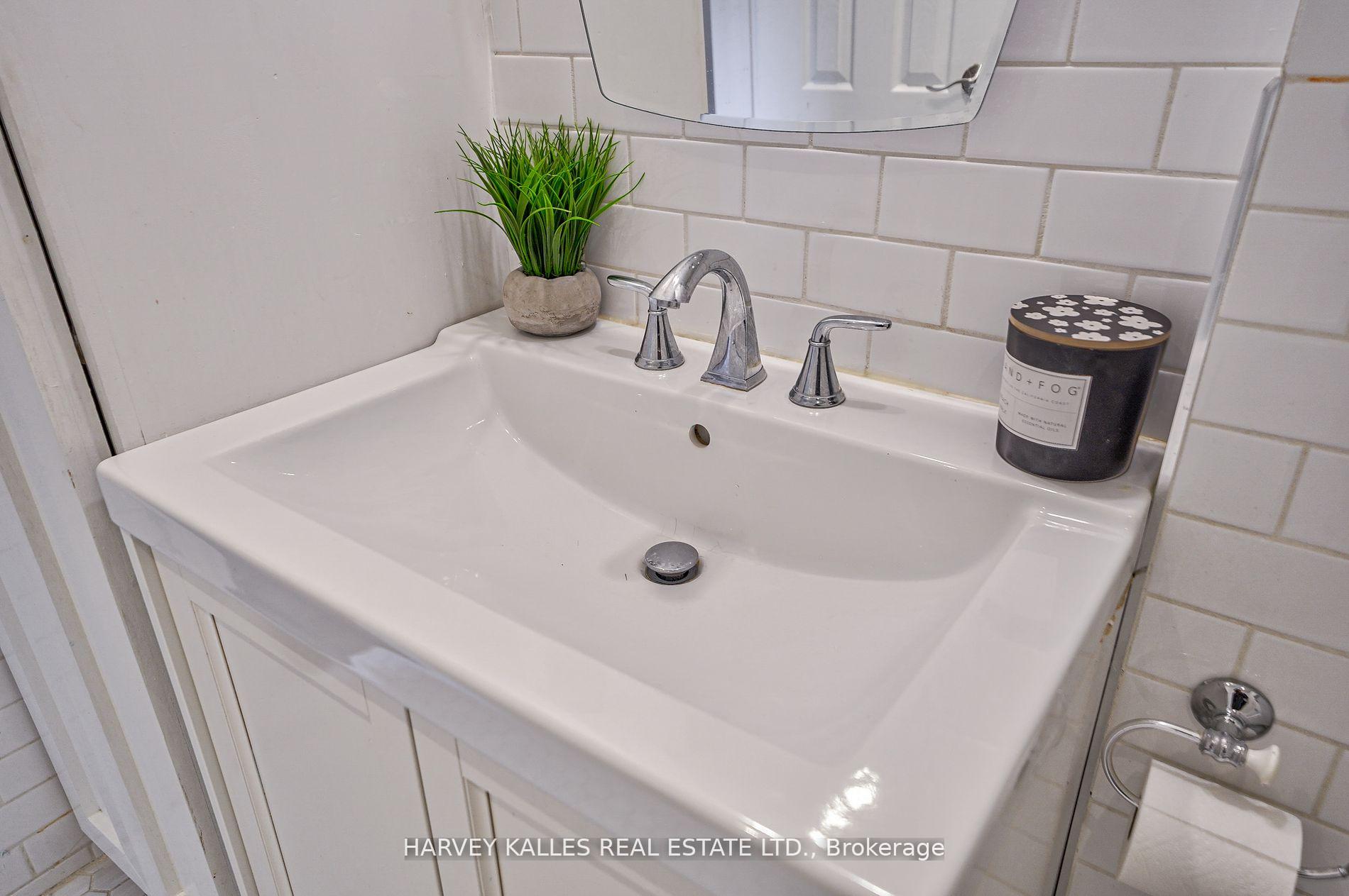 106 Gloucester Grve, Toronto, ON M6C2A8 | 4 Bedroom 4 Bathroom Detached House | Image 15