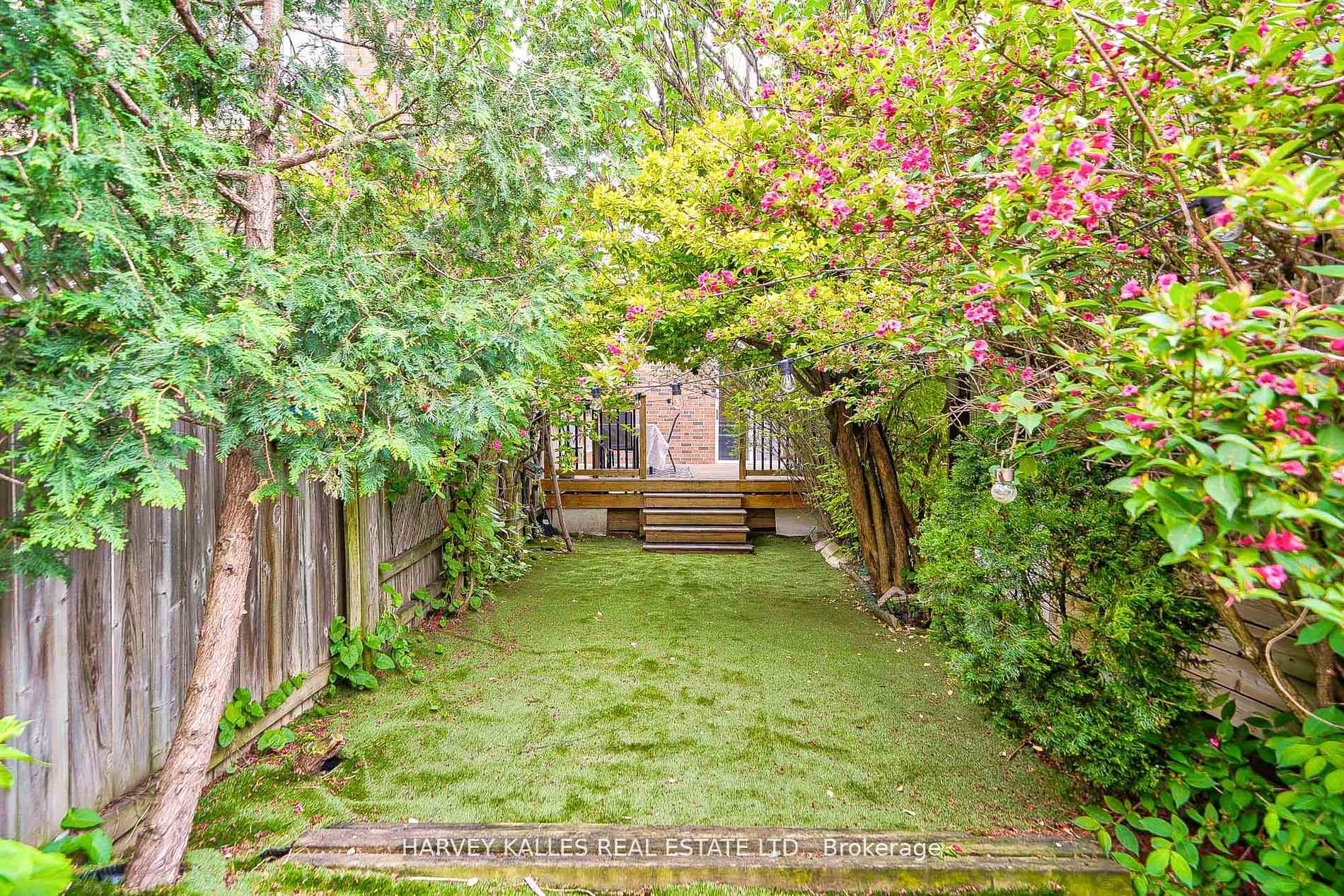 106 Gloucester Grve, Toronto, ON M6C2A8 | 4 Bedroom 4 Bathroom Detached House | Image 35