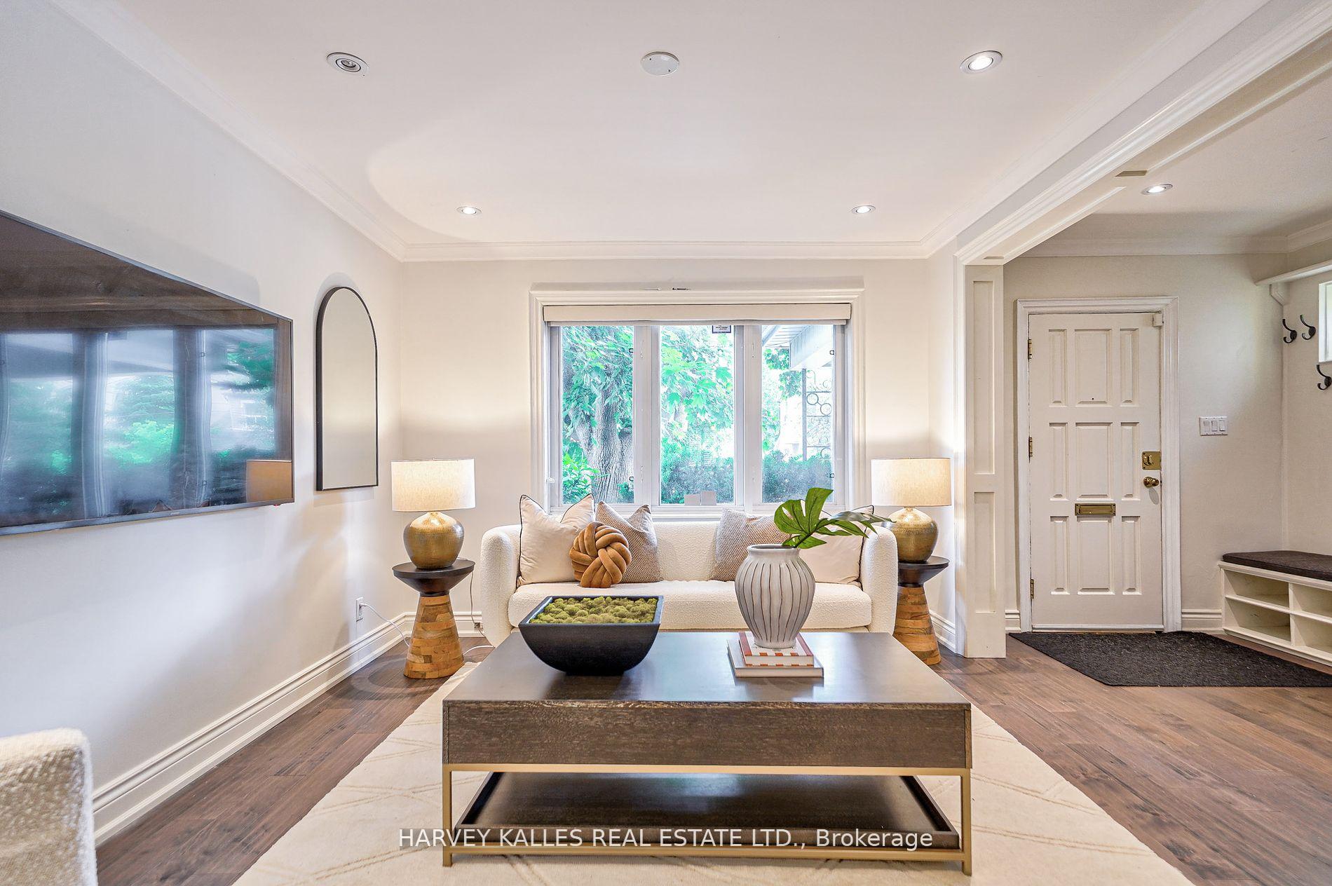 106 Gloucester Grve, Toronto, ON M6C2A8 | 4 Bedroom 4 Bathroom Detached House | Image 5