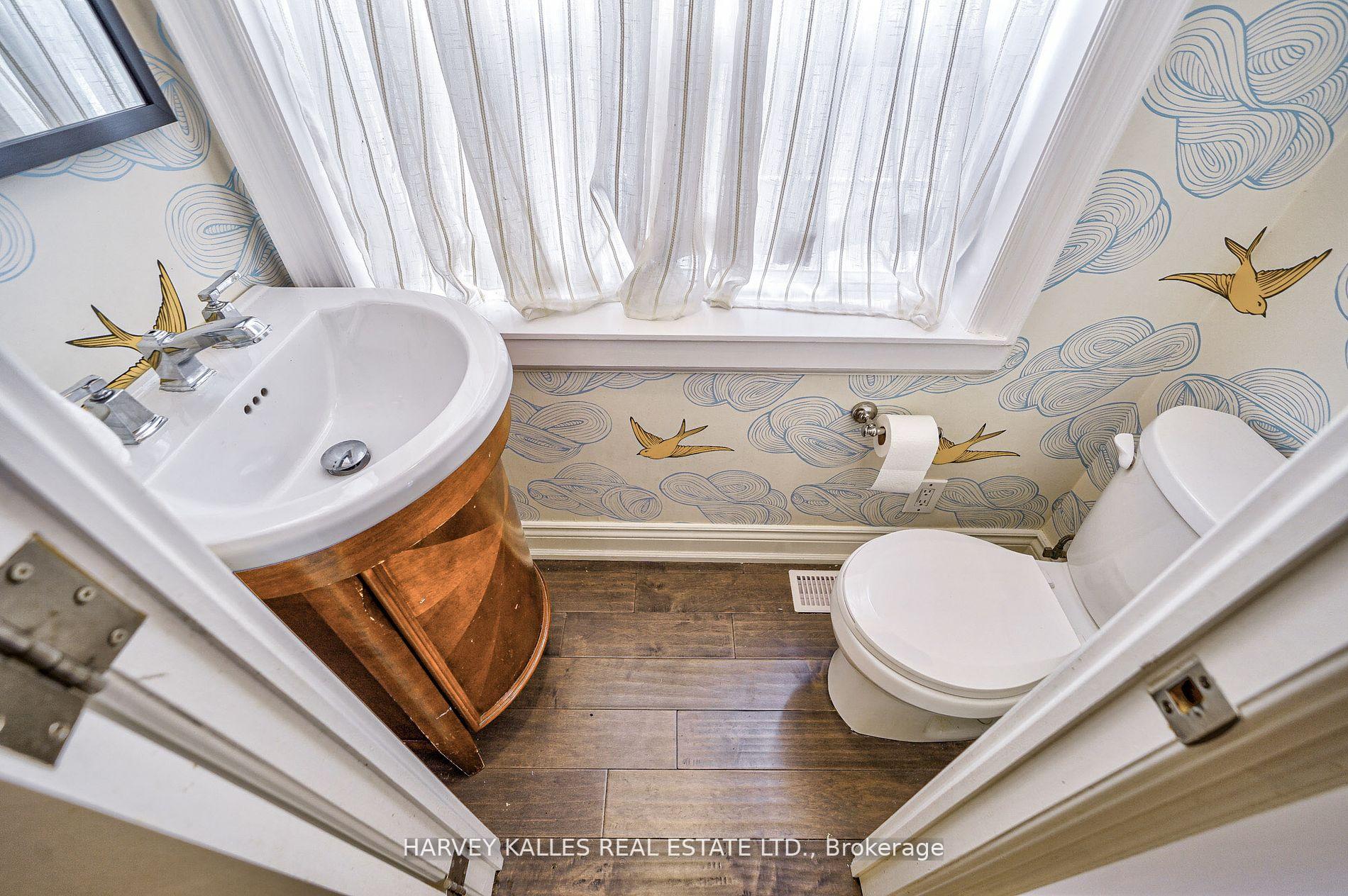 106 Gloucester Grve, Toronto, ON M6C2A8 | 4 Bedroom 4 Bathroom Detached House | Image 7