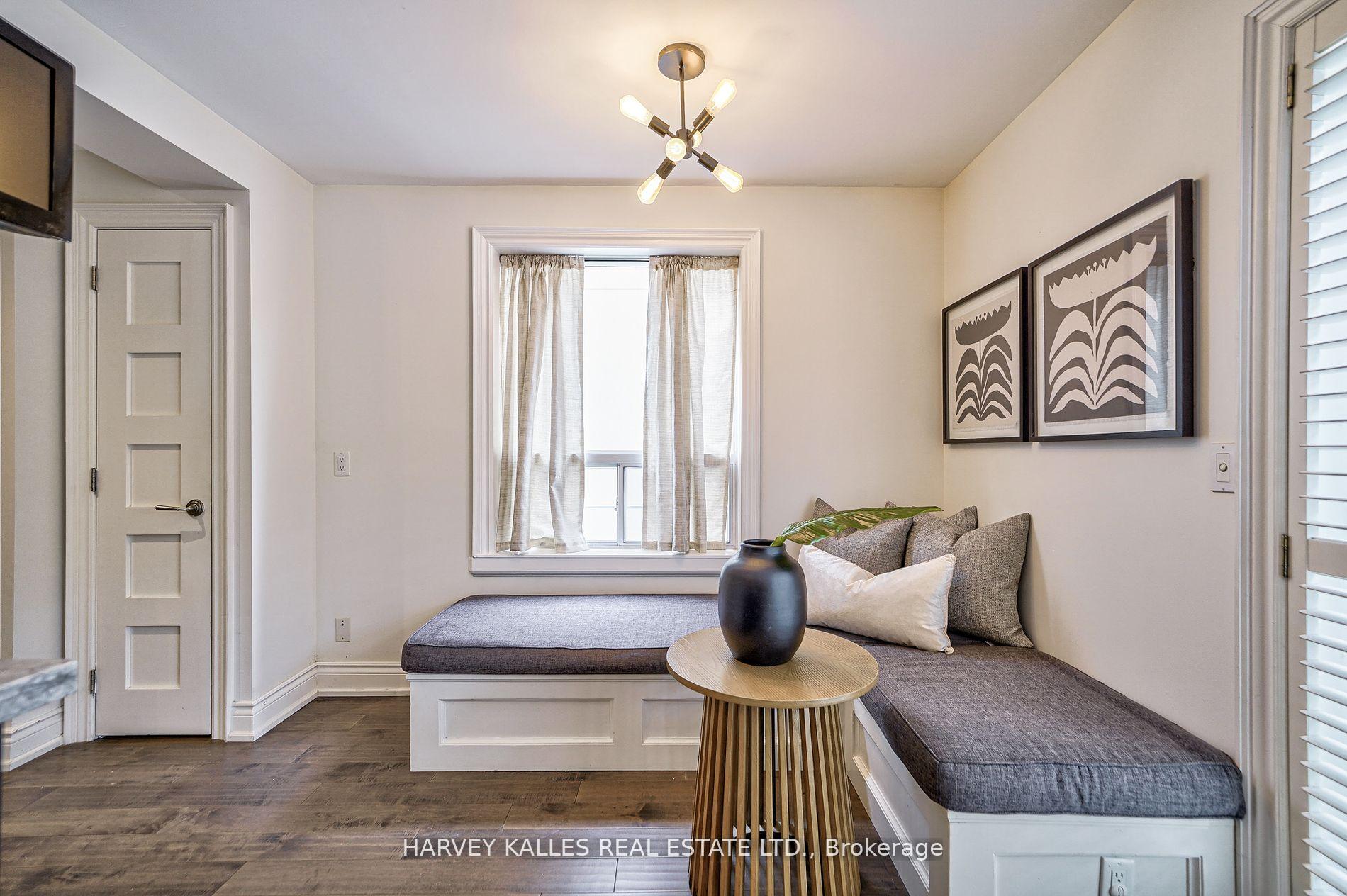 106 Gloucester Grve, Toronto, ON M6C2A8 | 4 Bedroom 4 Bathroom Detached House | Image 8