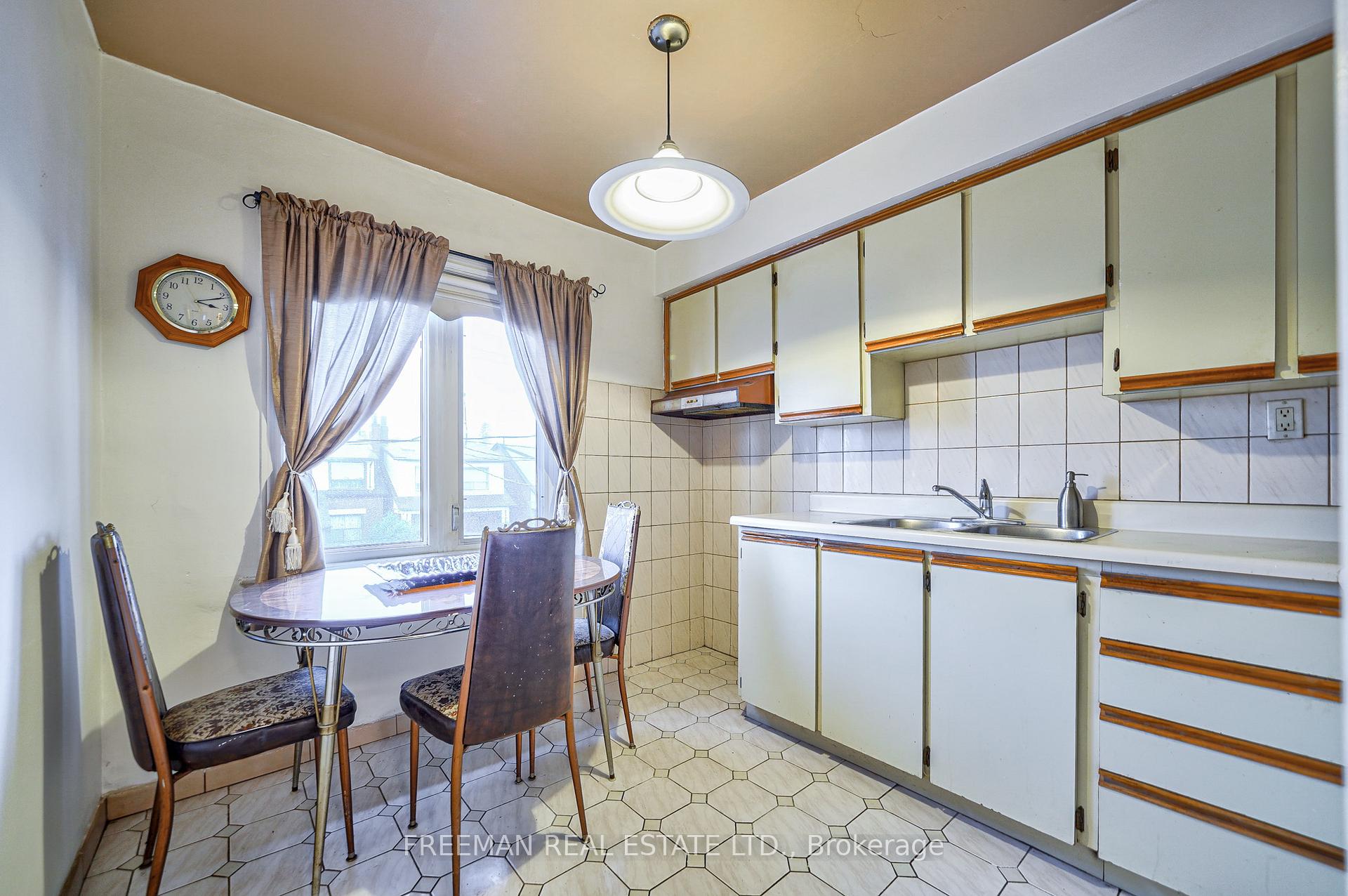 1925 Dufferin St, Toronto, ON M6E3P5 | 4 Bedroom 3 Bathroom Detached House | Image 11