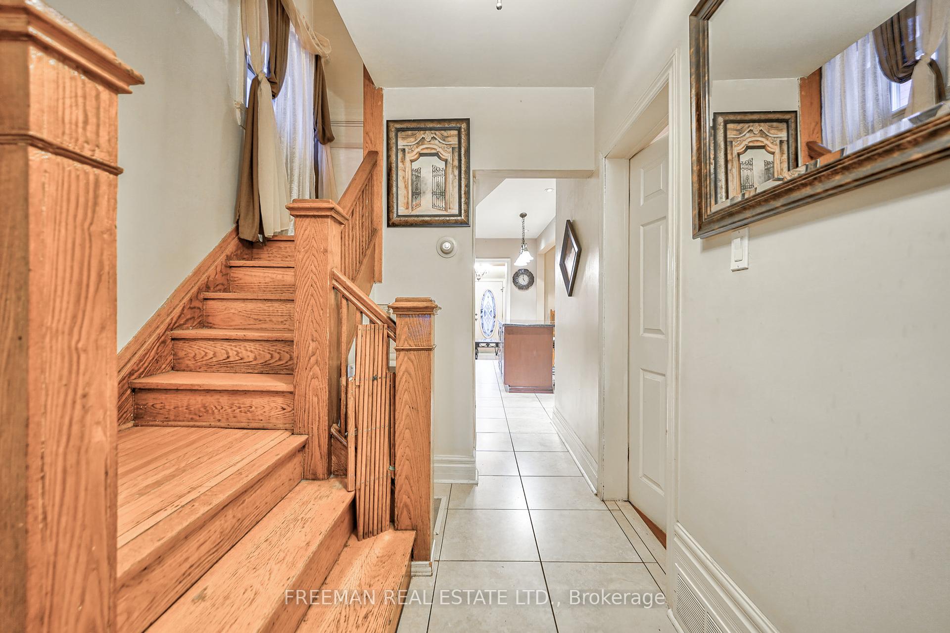 1925 Dufferin St, Toronto, ON M6E3P5 | 4 Bedroom 3 Bathroom Detached House | Image 4