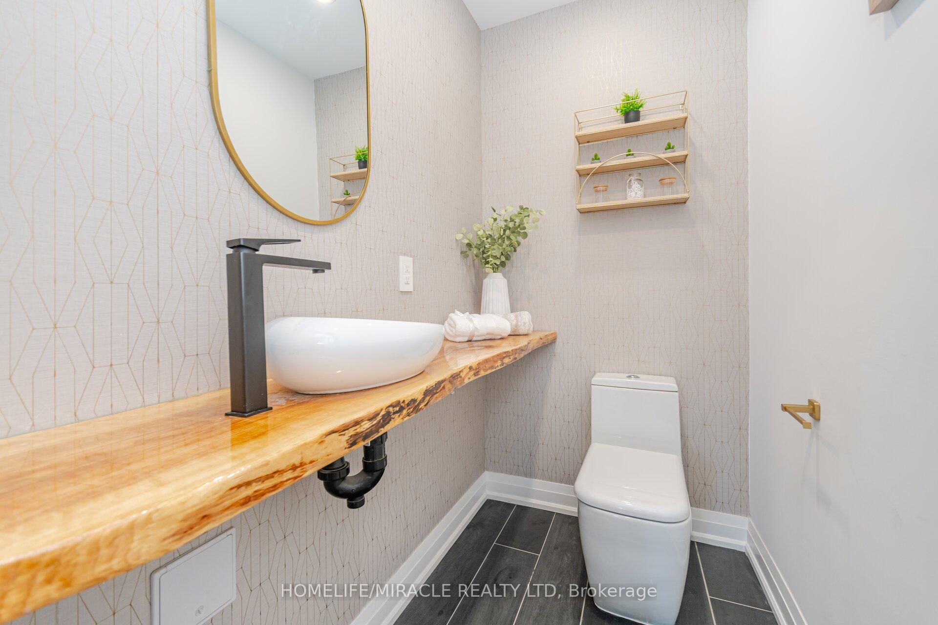 388 Oakwood Ave, Toronto, ON M6E2W3 | 3 Bedroom 4 Bathroom Detached House | Image 16