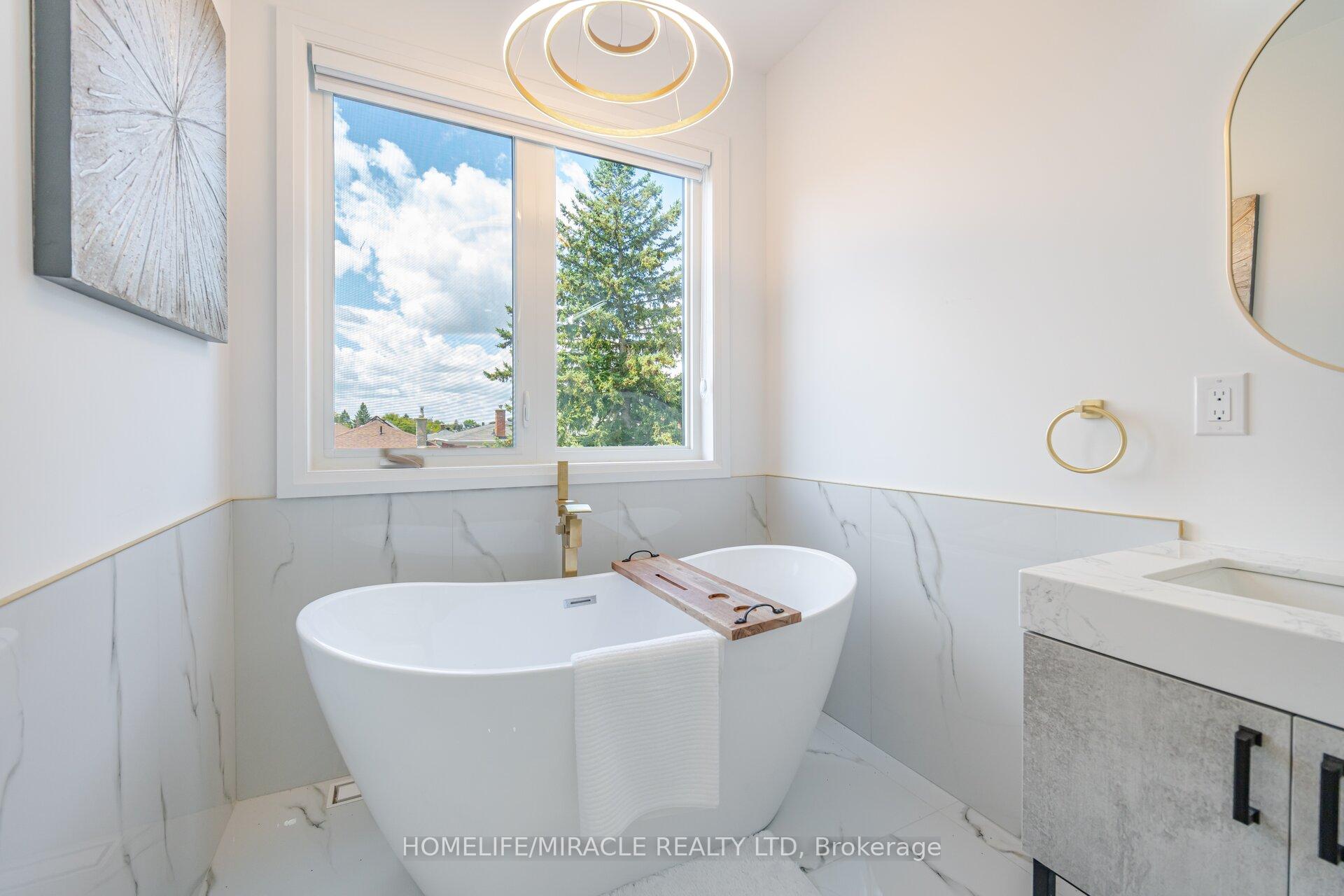 388 Oakwood Ave, Toronto, ON M6E2W3 | 3 Bedroom 4 Bathroom Detached House | Image 21